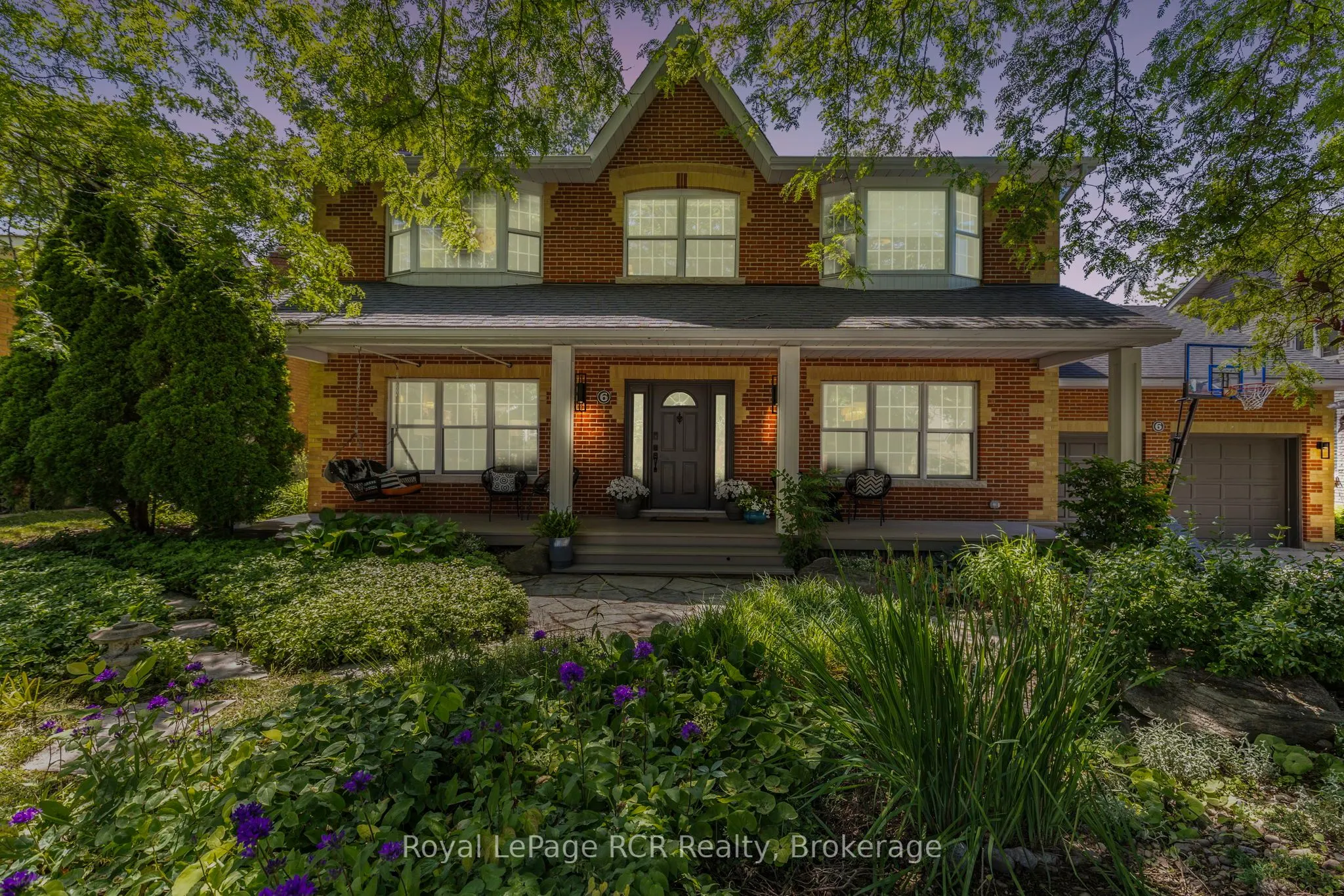 6 Carmichael Crescent