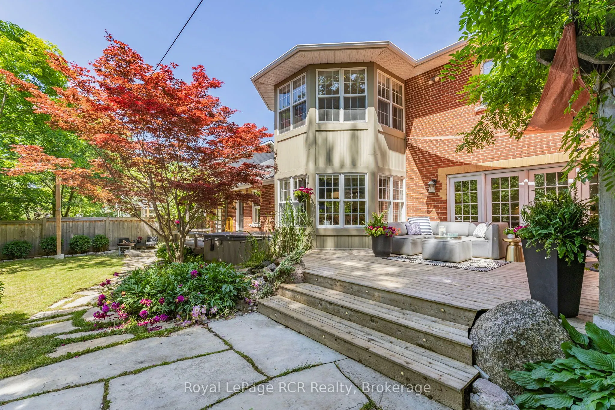 6 Carmichael Crescent