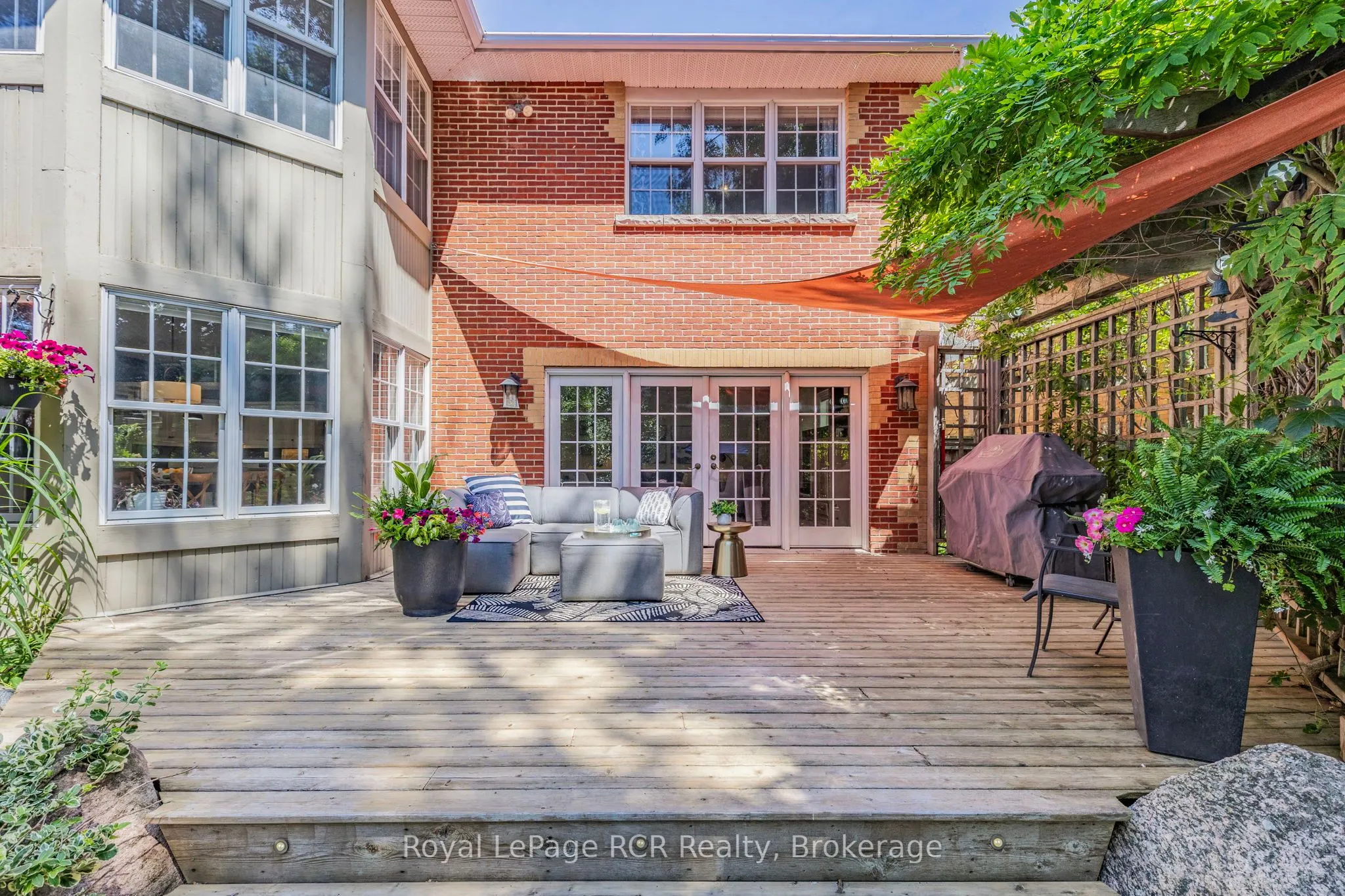 6 Carmichael Crescent
