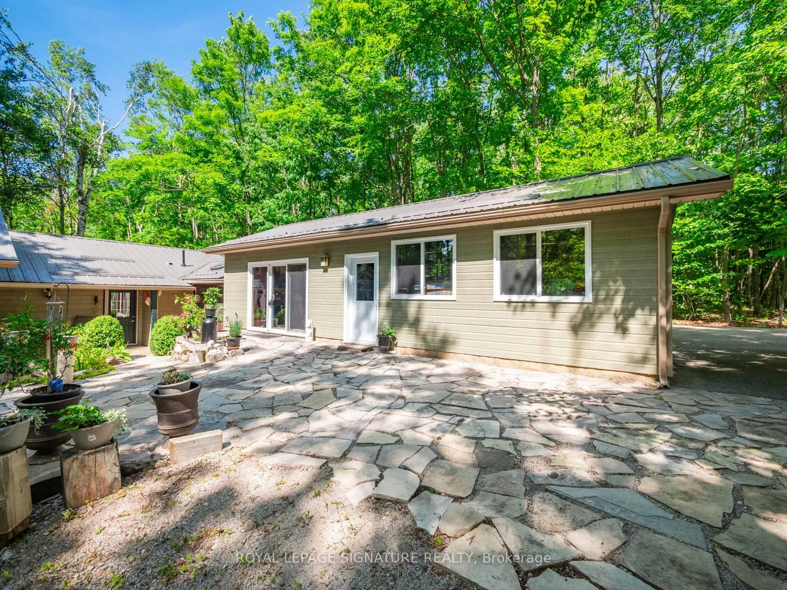 22 Iroquois Ridge