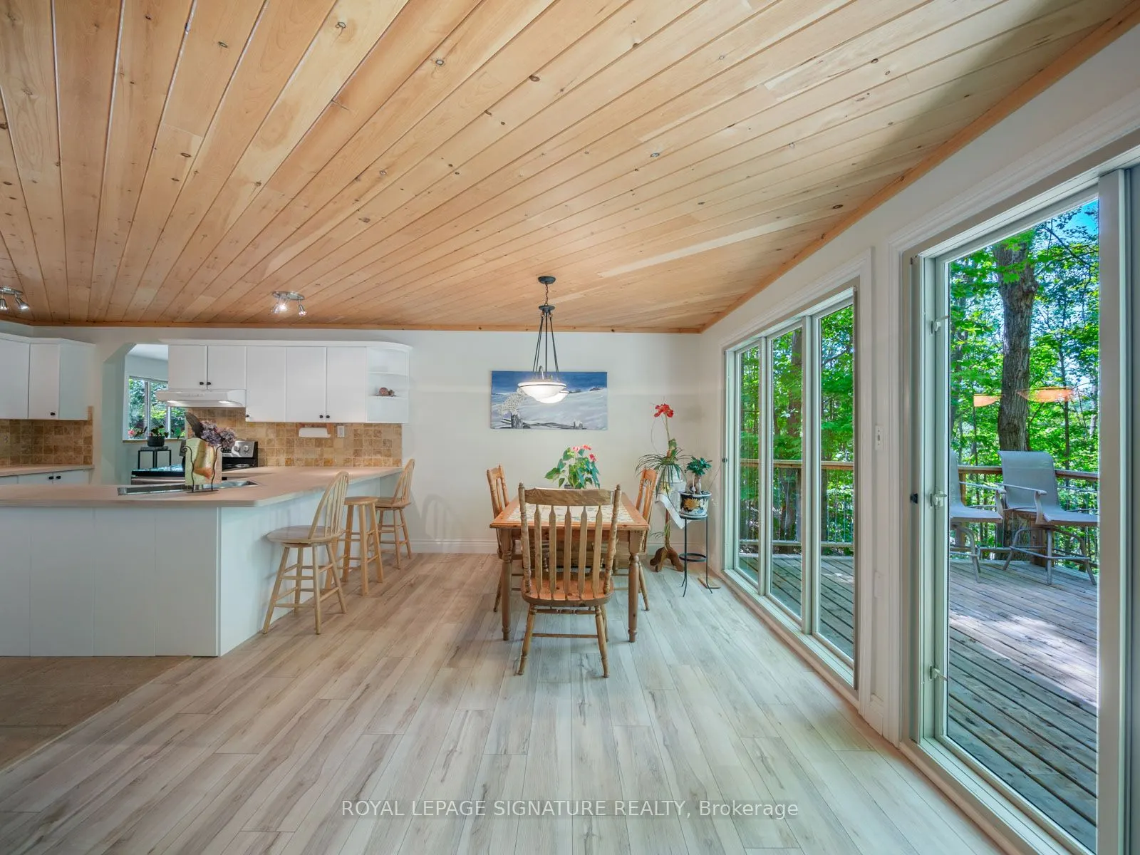 22 Iroquois Ridge