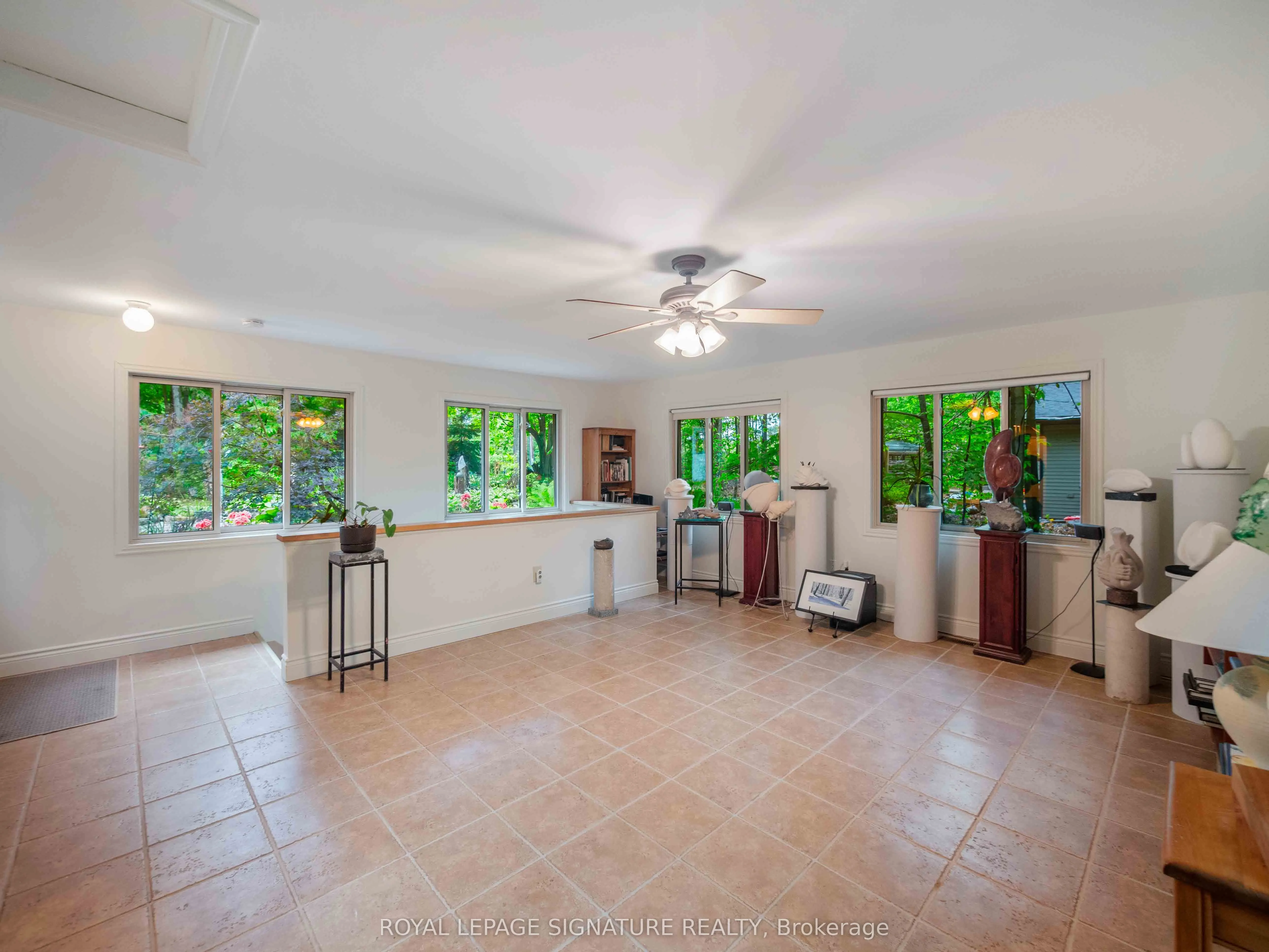 22 Iroquois Ridge
