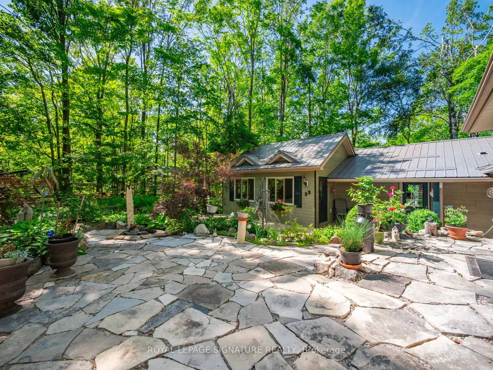 22 Iroquois Ridge