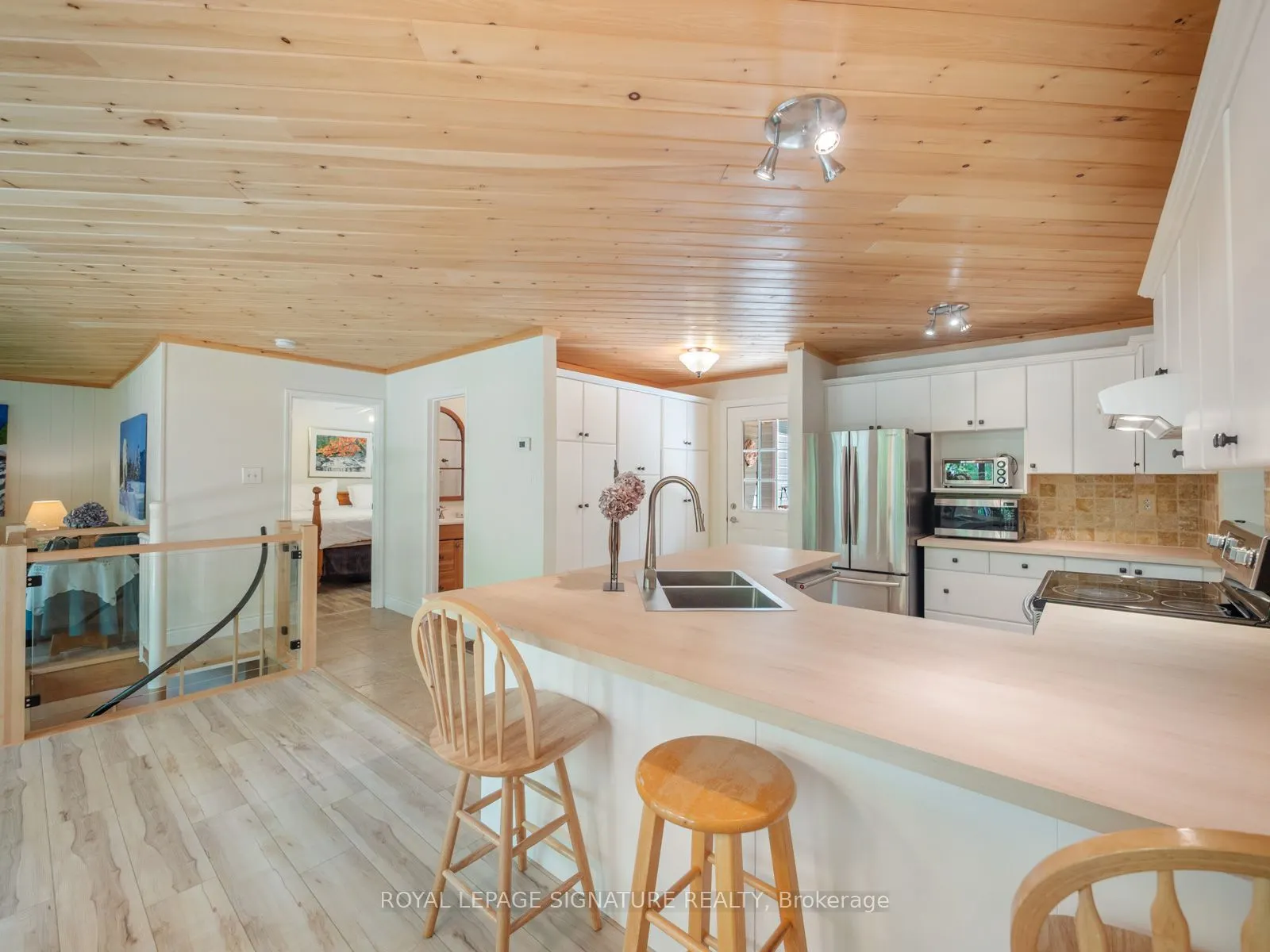22 Iroquois Ridge