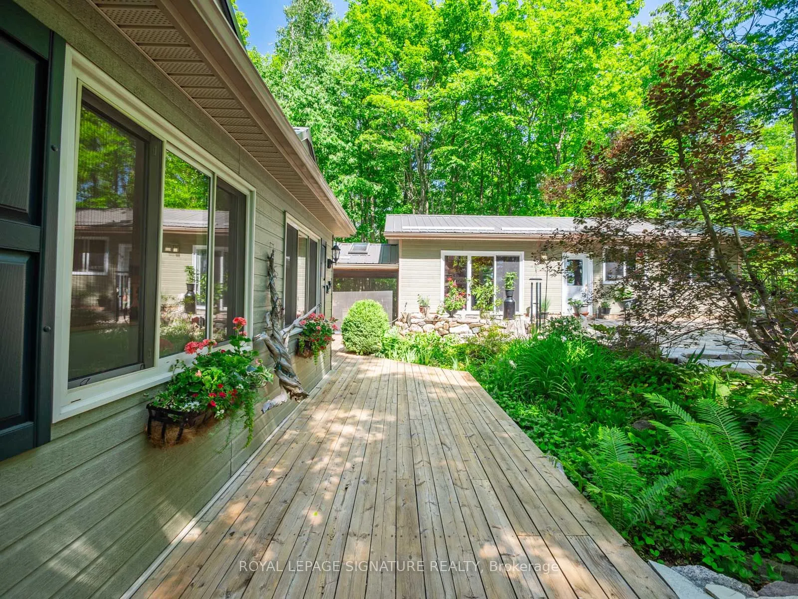 22 Iroquois Ridge