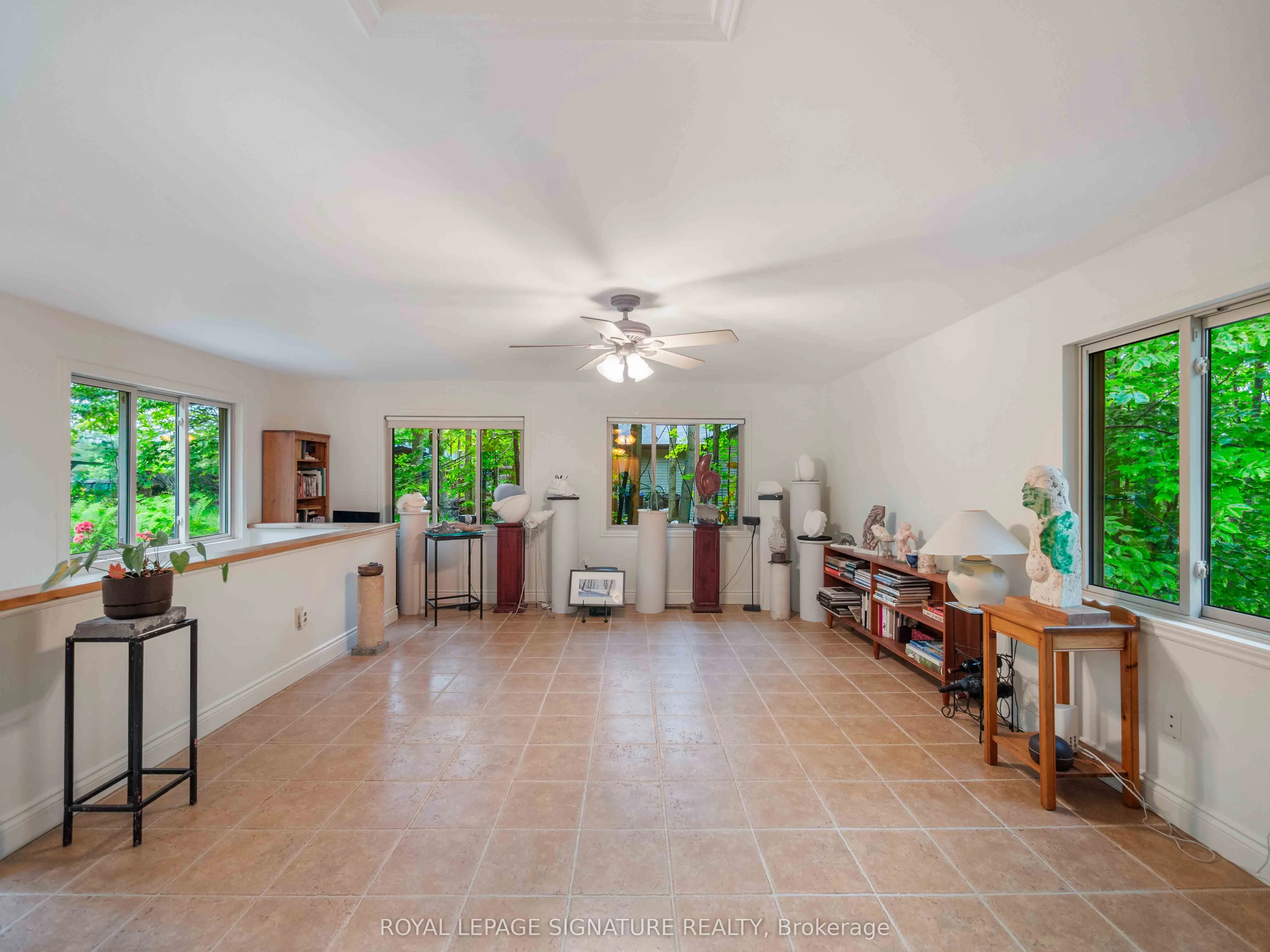 22 Iroquois Ridge