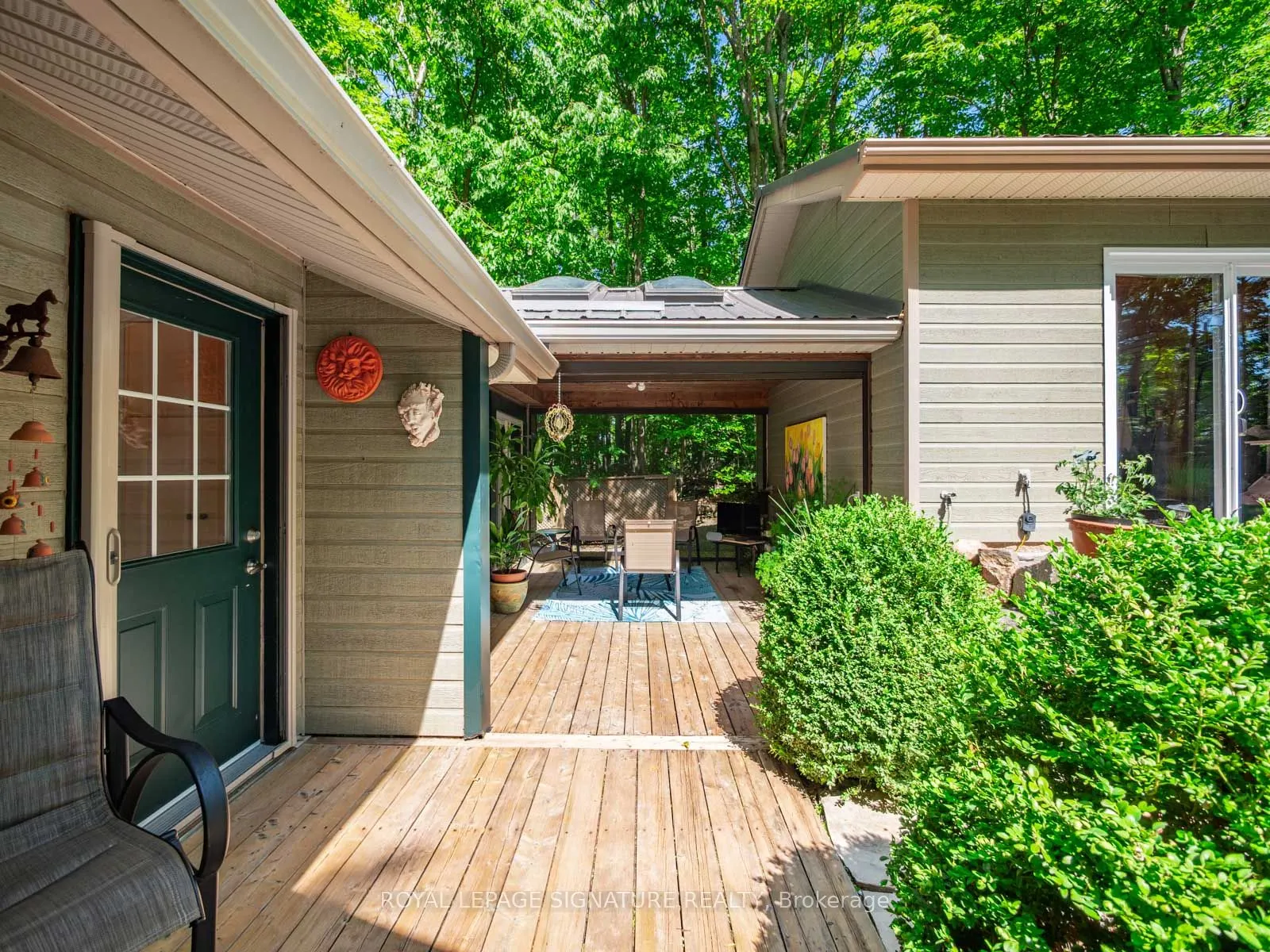 22 Iroquois Ridge