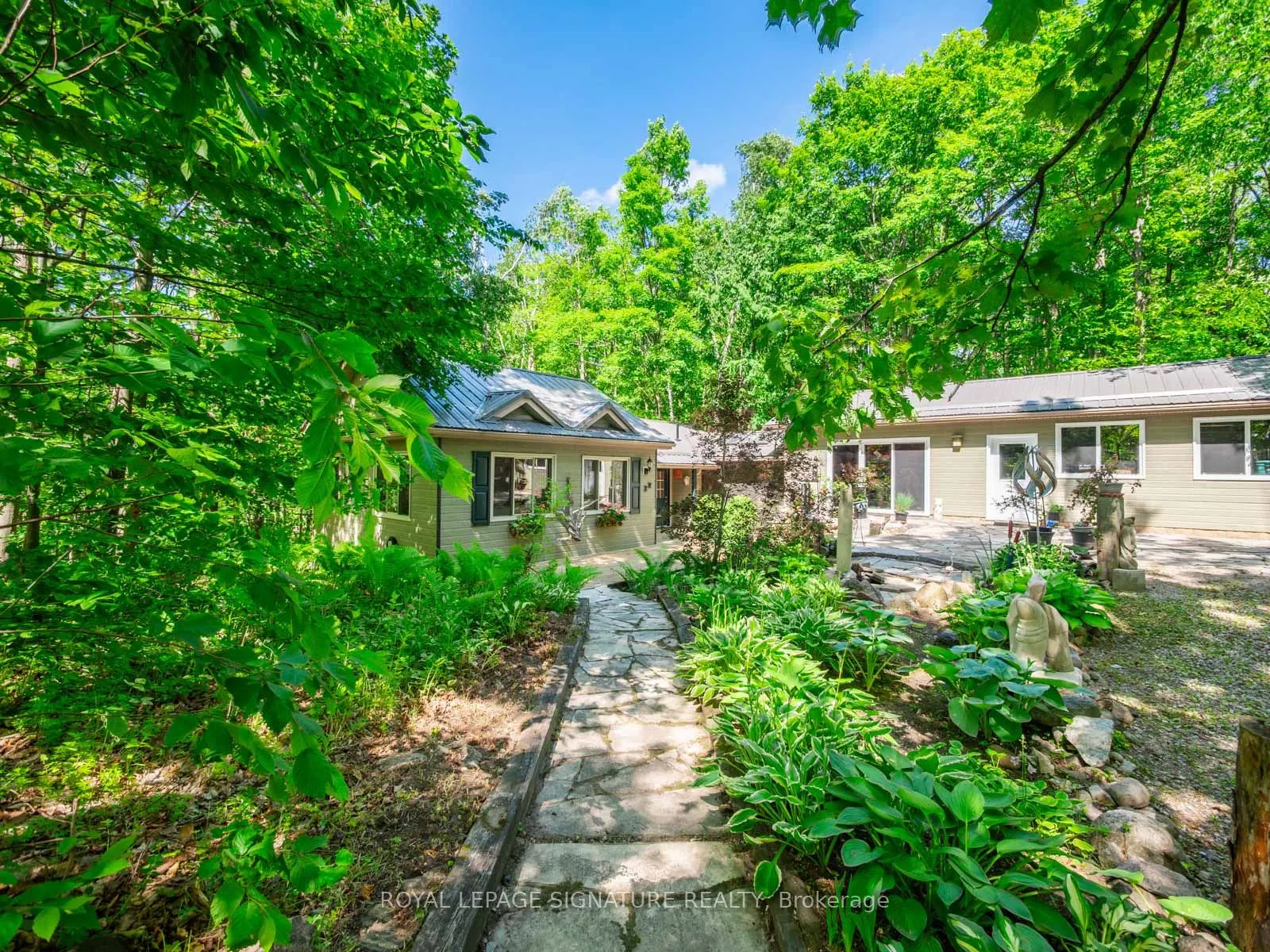 22 Iroquois Ridge
