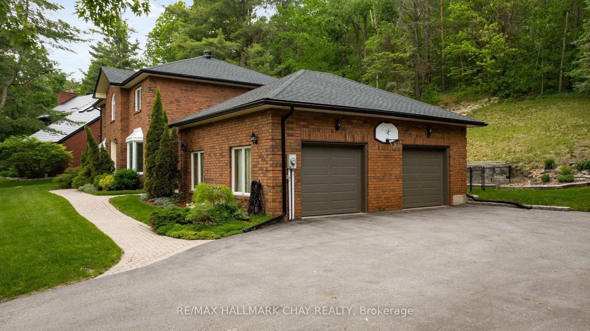 4 IDLEWOOD Drive