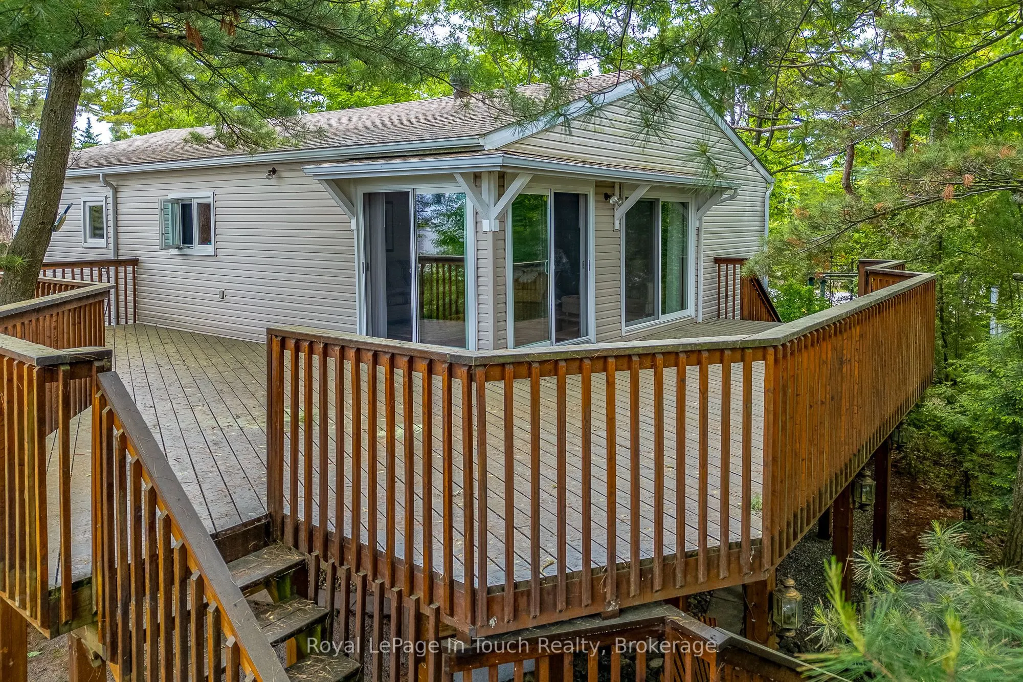 1430 Tiny Beaches Road N