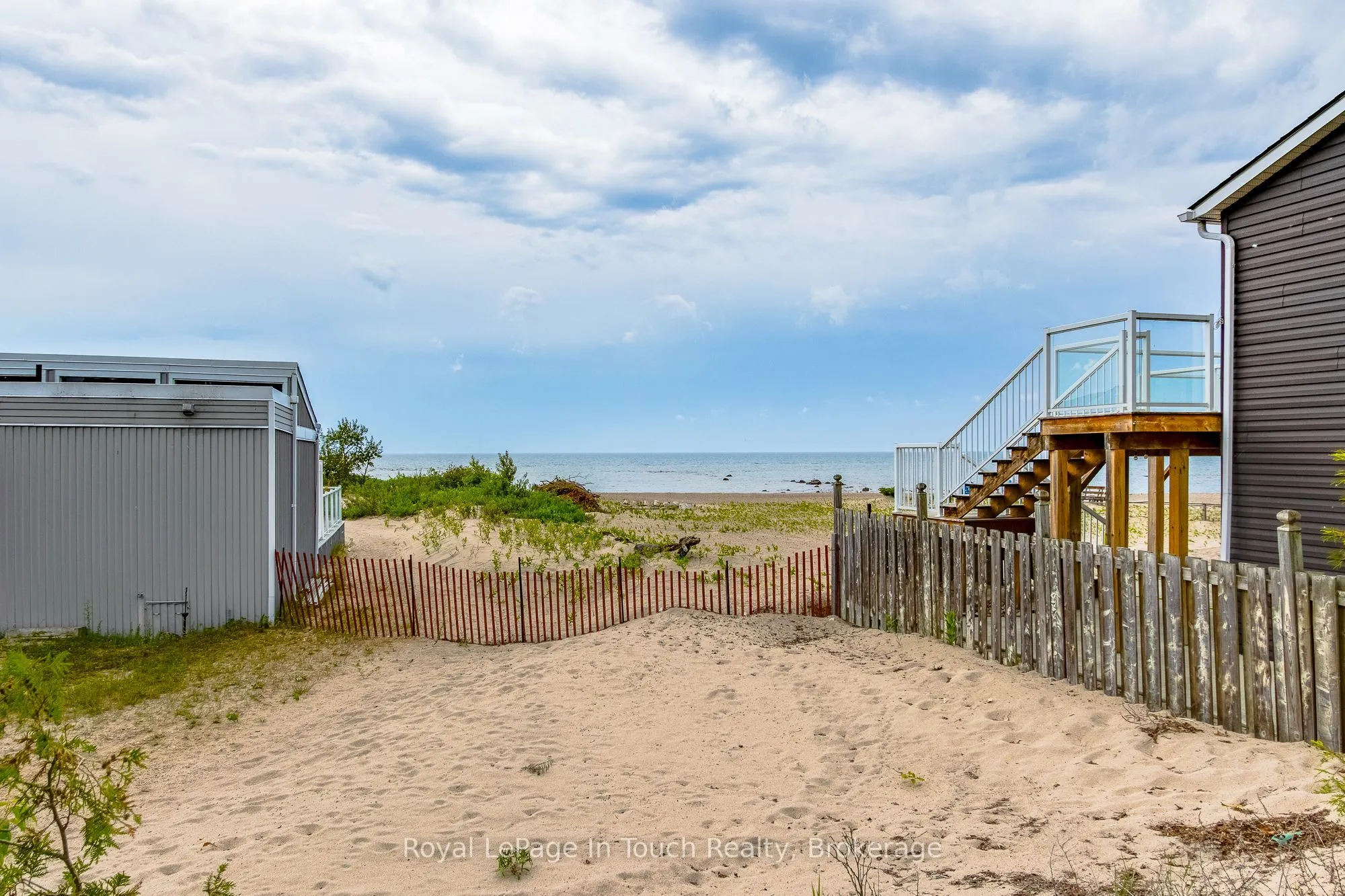 1430 Tiny Beaches Road N