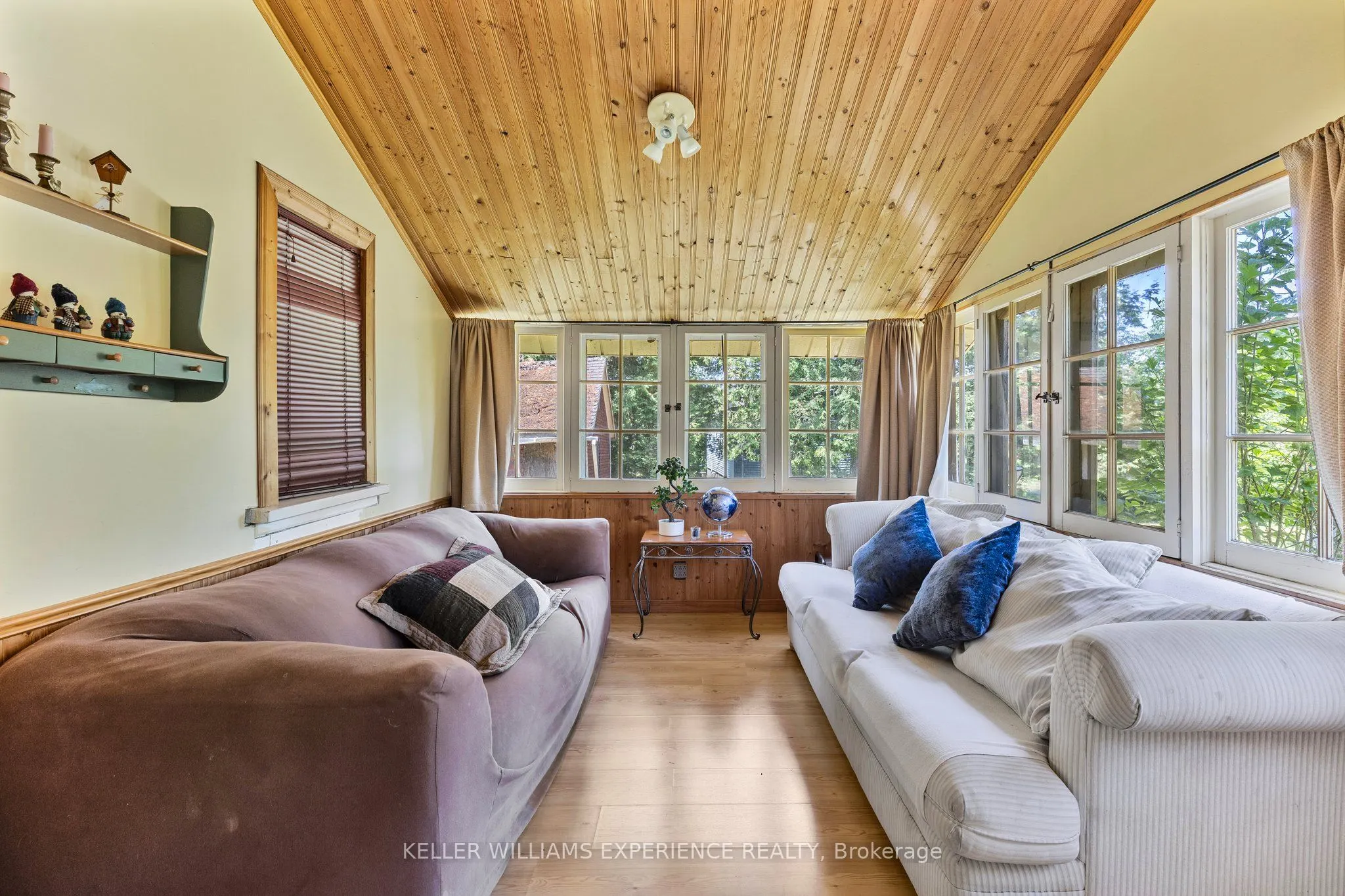 10 Simcoe Road