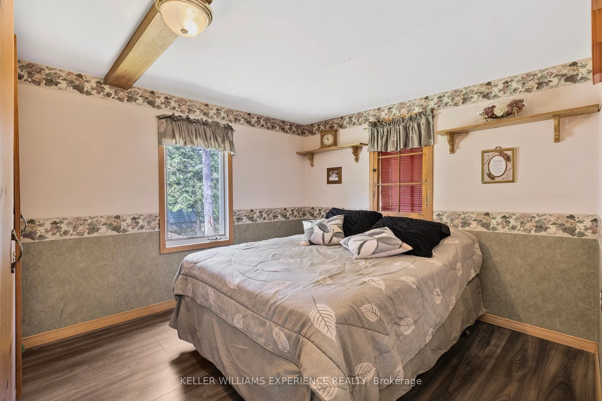 10 Simcoe Road