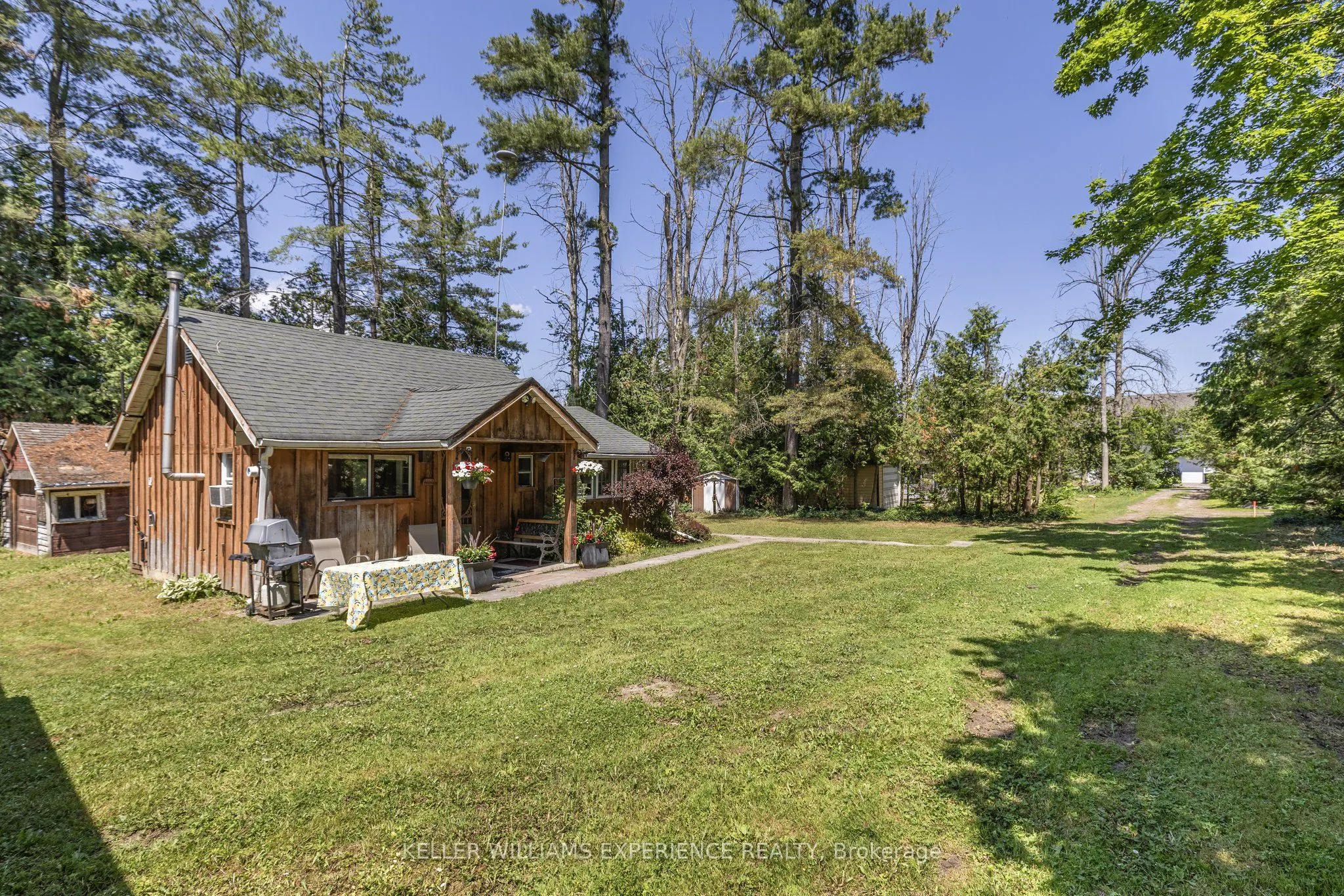 10 Simcoe Road