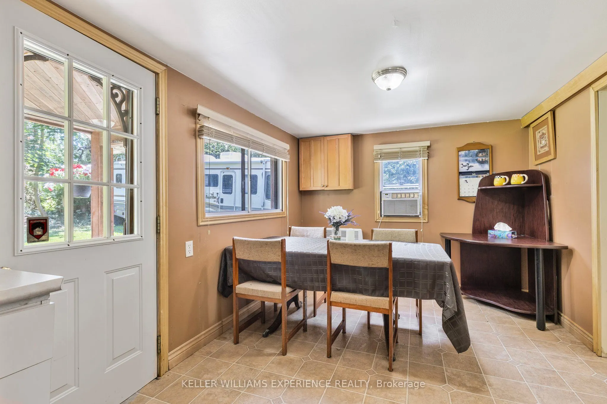 10 Simcoe Road
