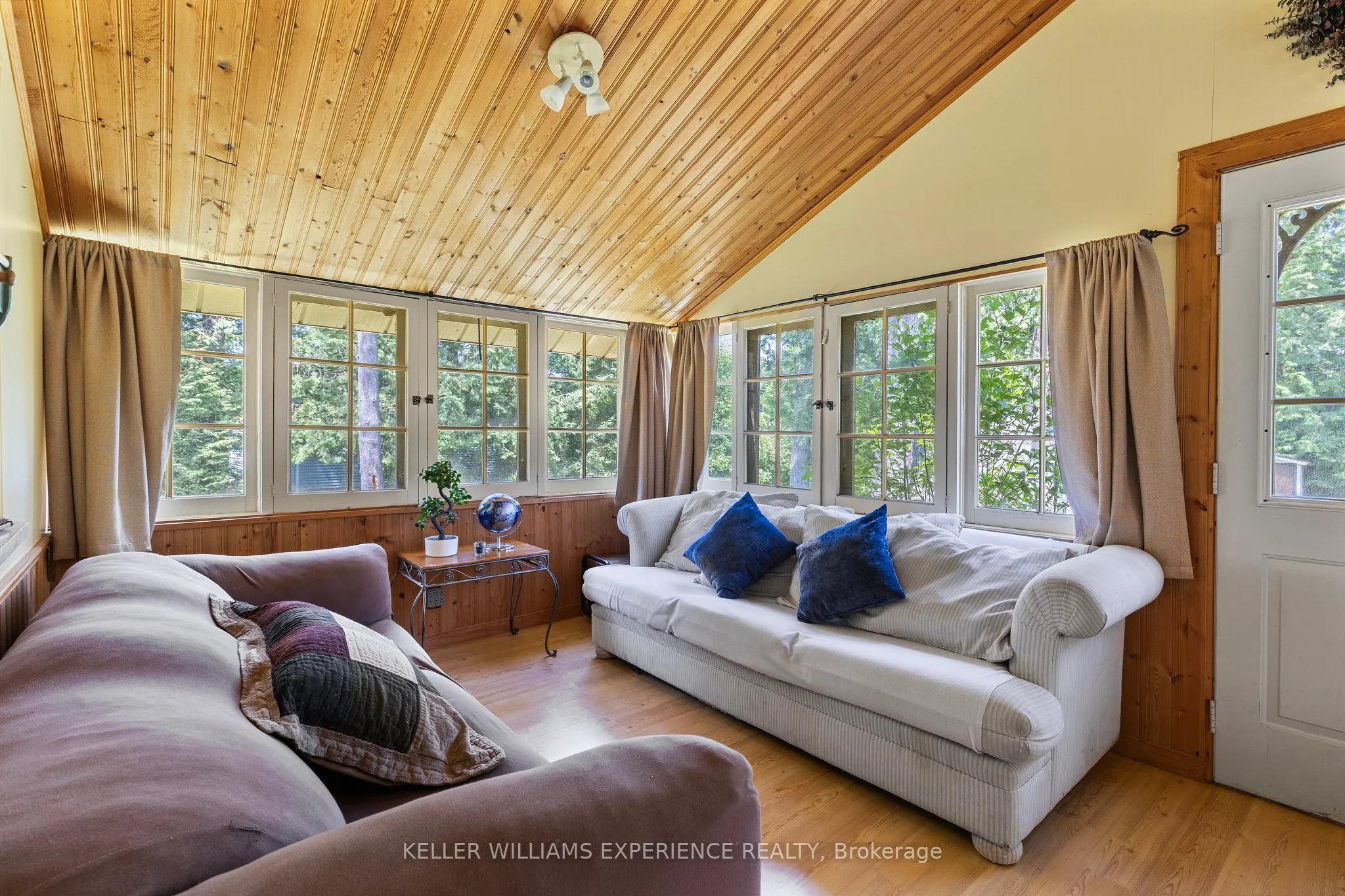 10 Simcoe Road