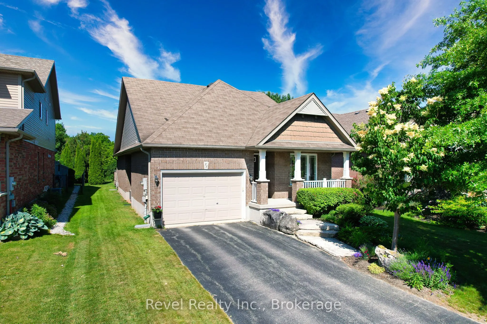 73 Chamberlain Crescent