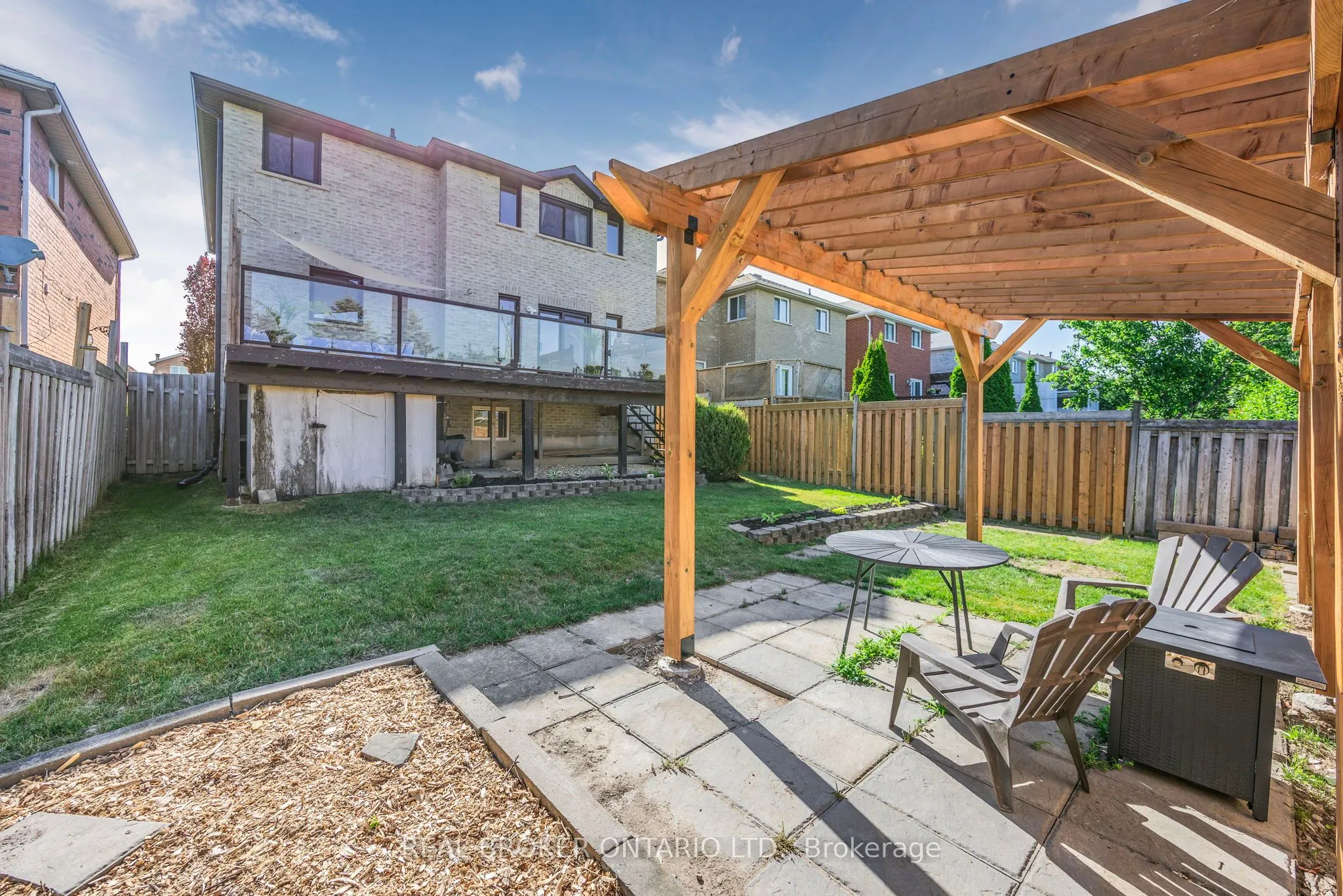 32 BLACK WILLOW Drive