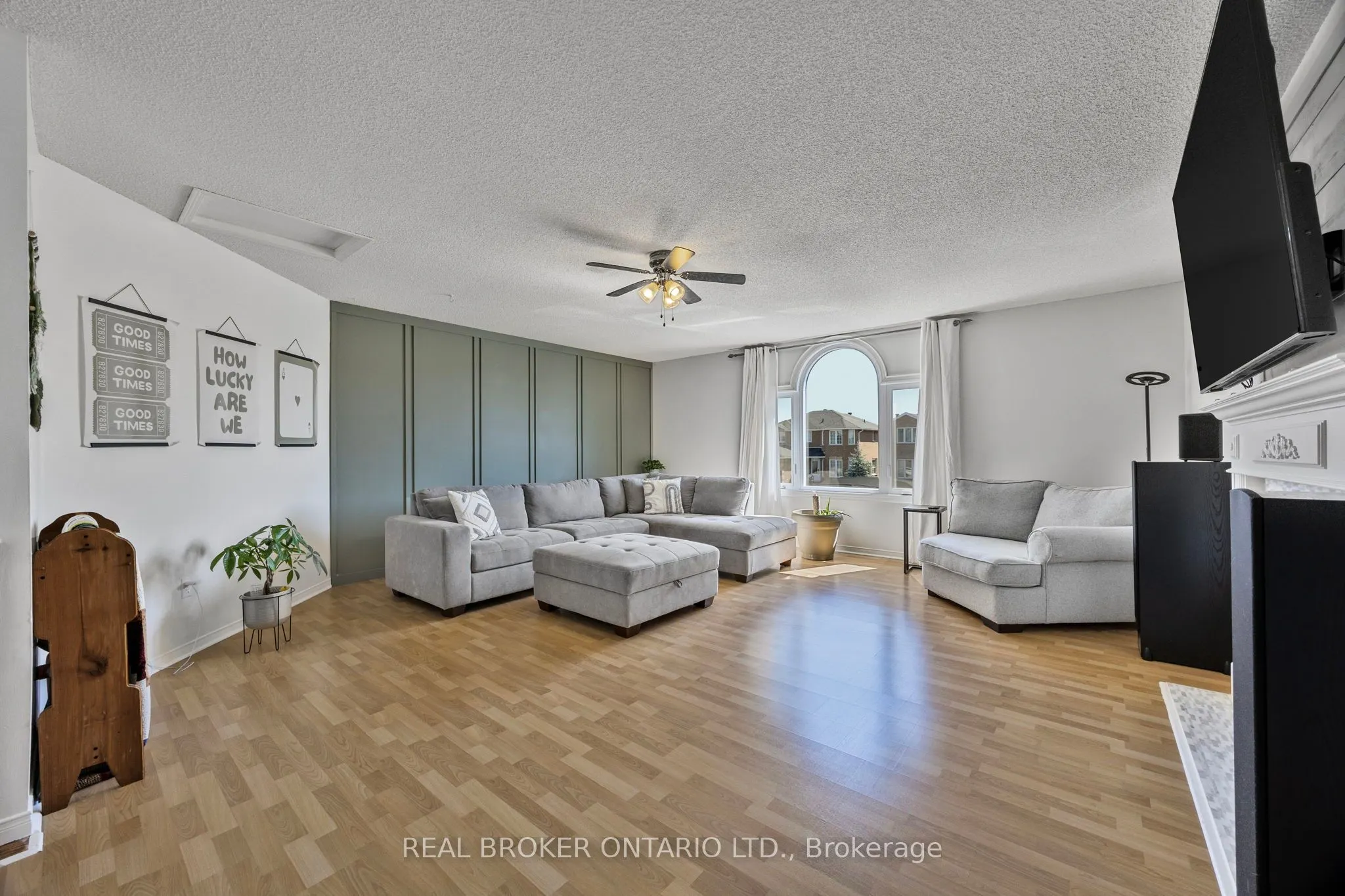 32 BLACK WILLOW Drive