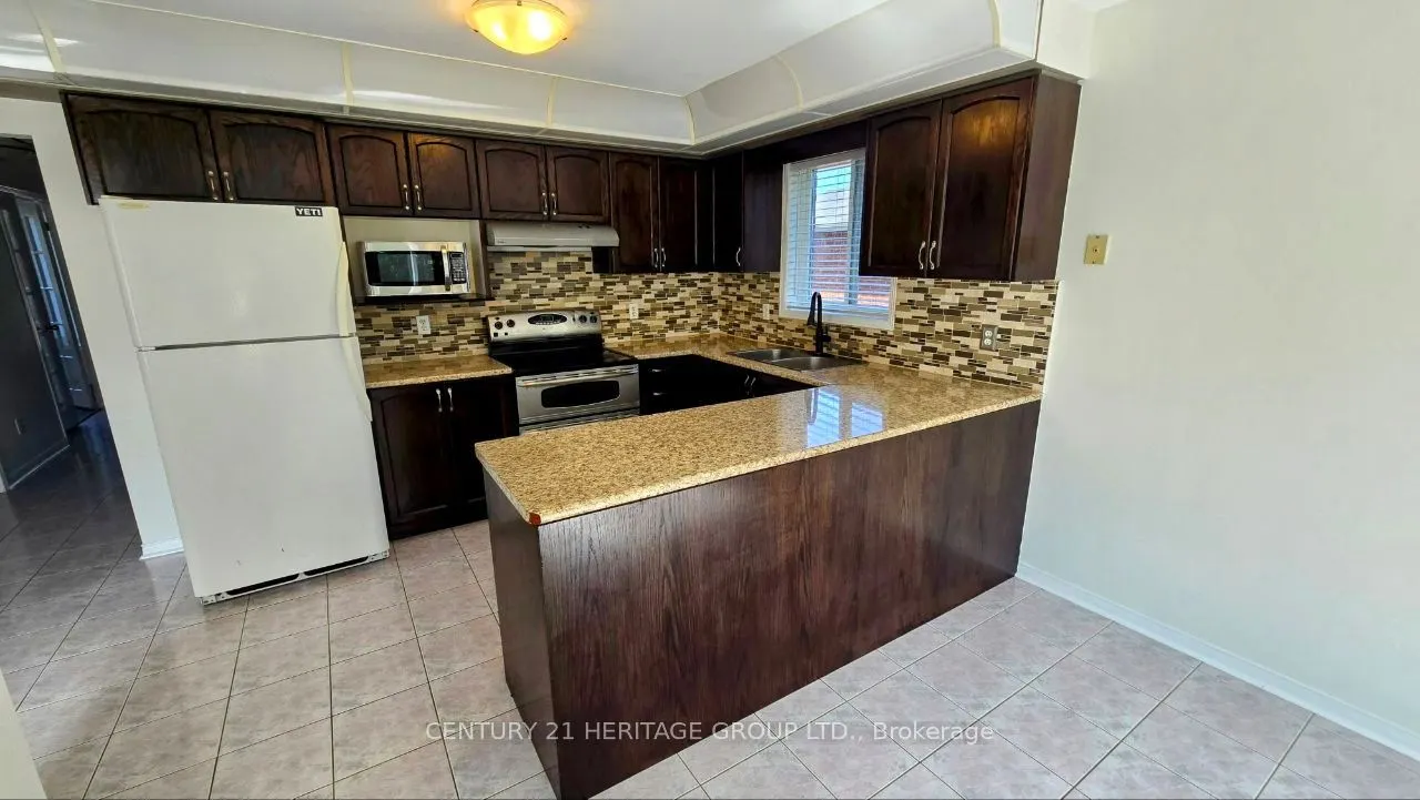 482 Ferndale Drive N