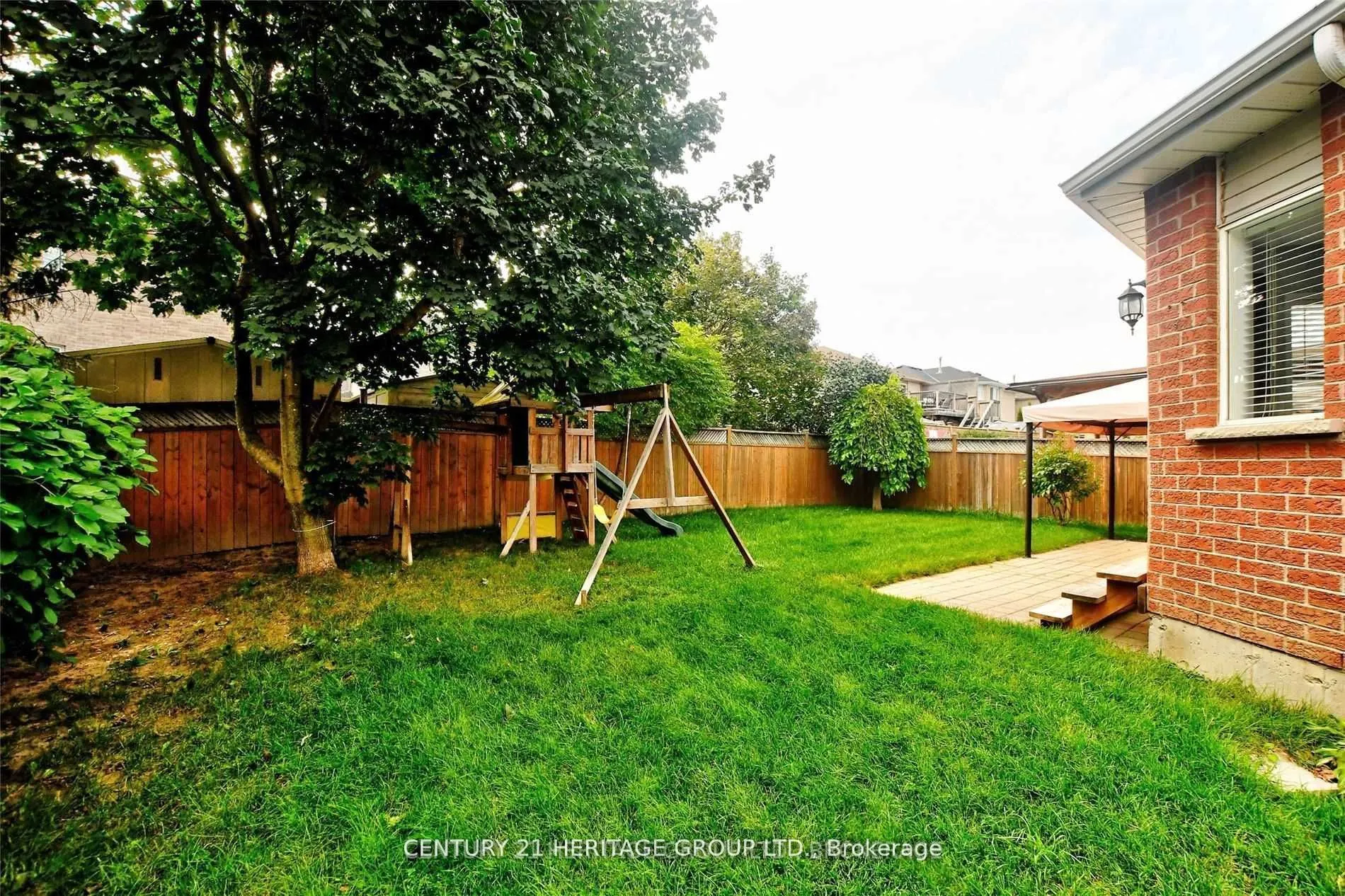 482 Ferndale Drive N