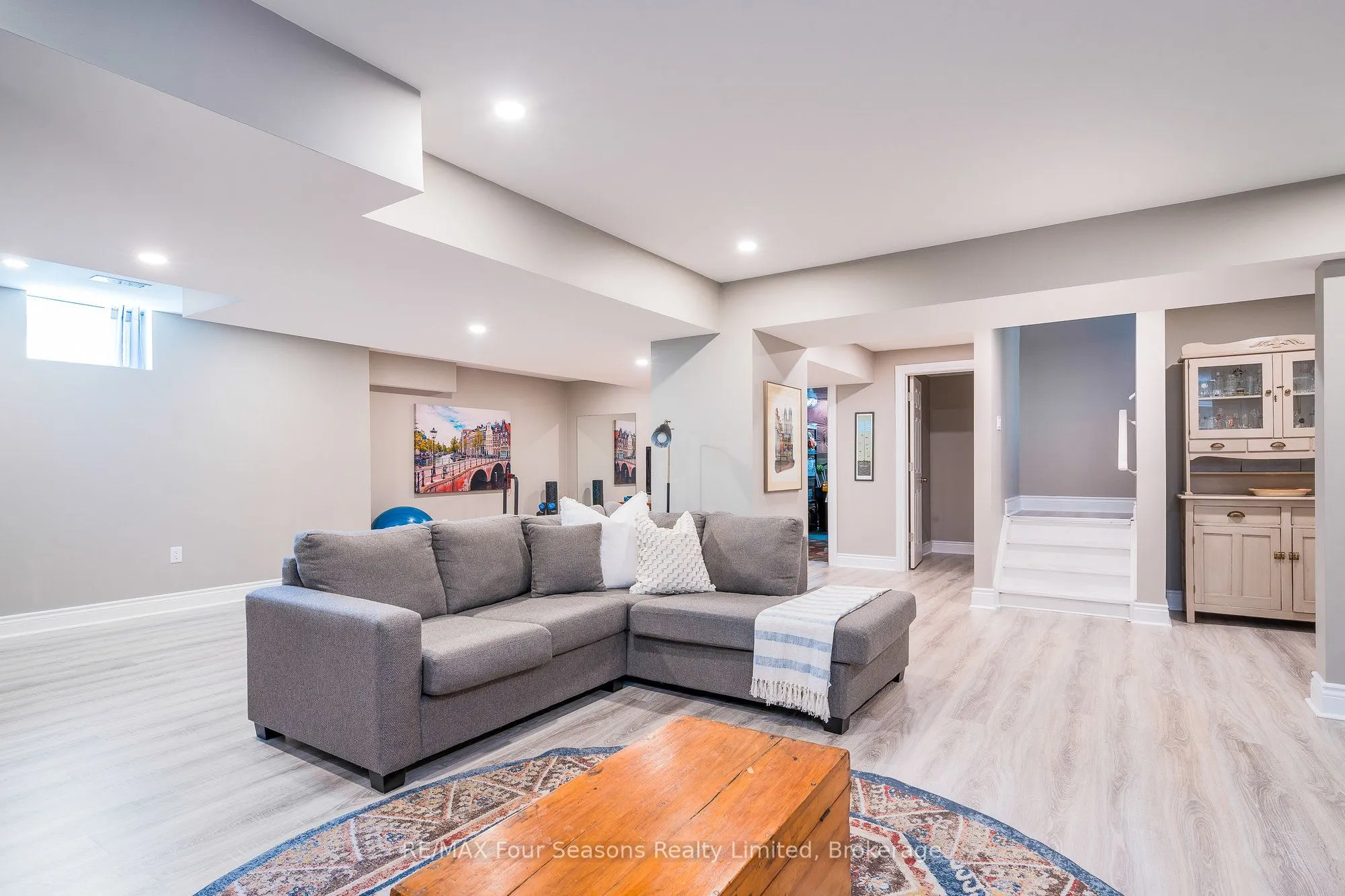 64 Kirby Avenue