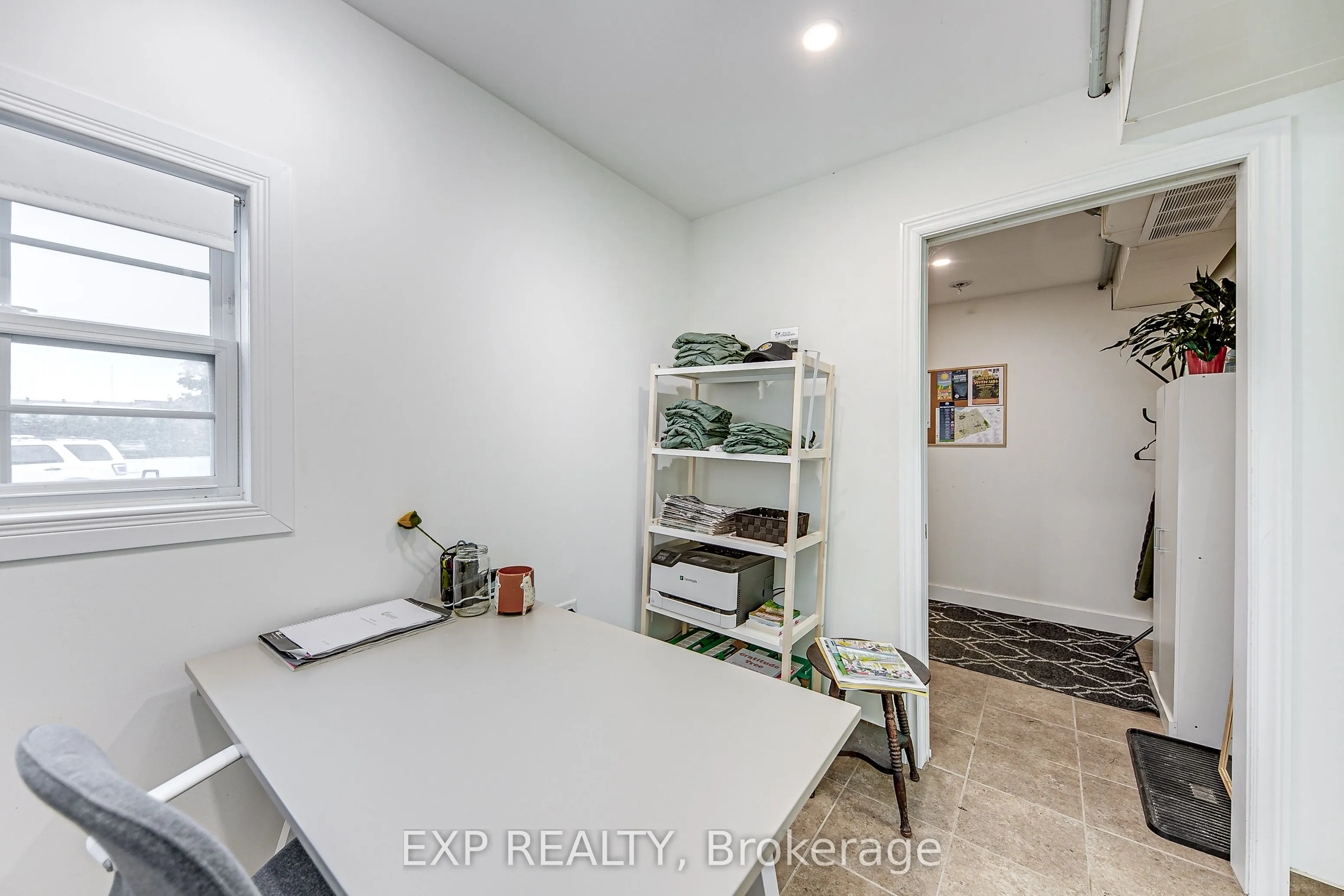 2 Francis Street E