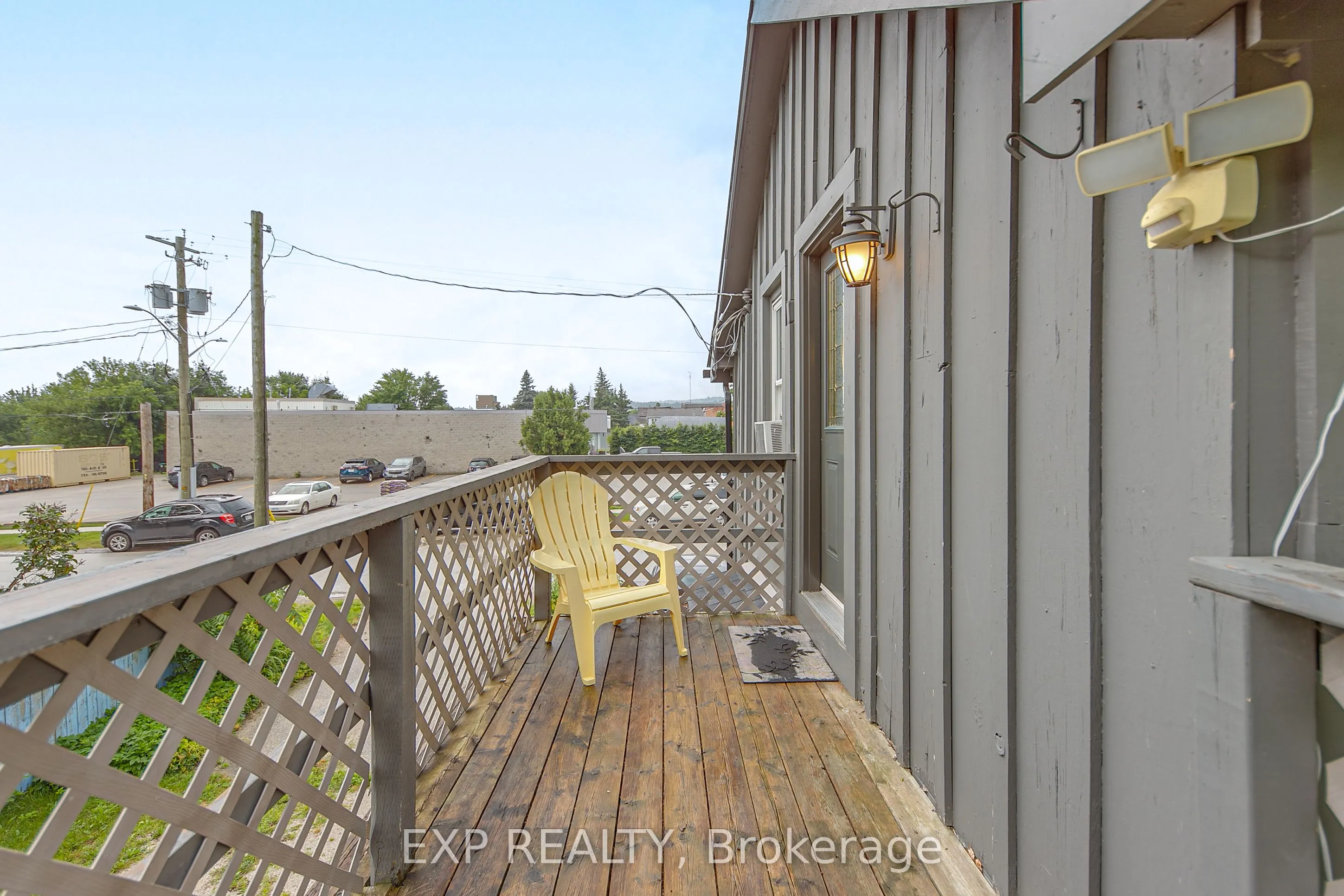 2 Francis Street E