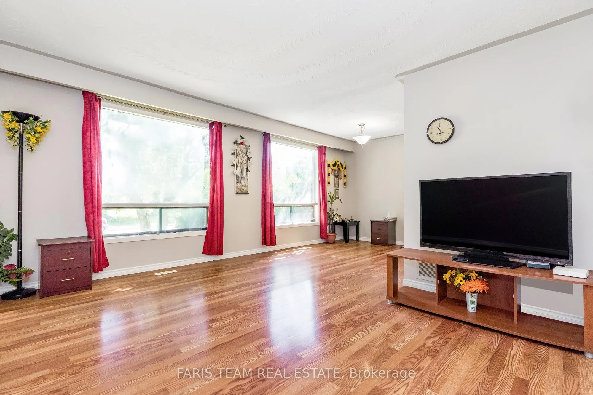 1059 Glen Mhor Crescent