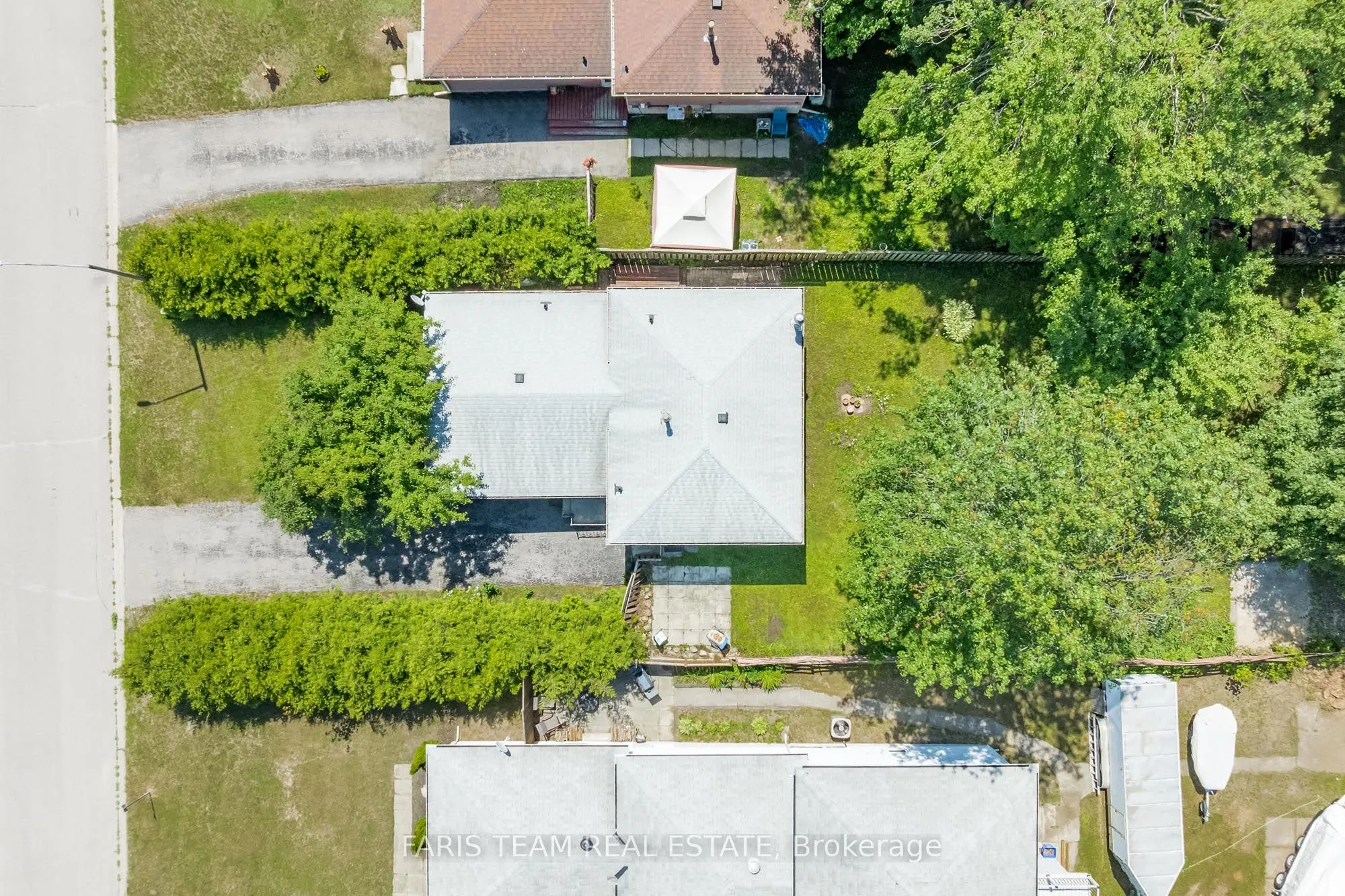 1059 Glen Mhor Crescent