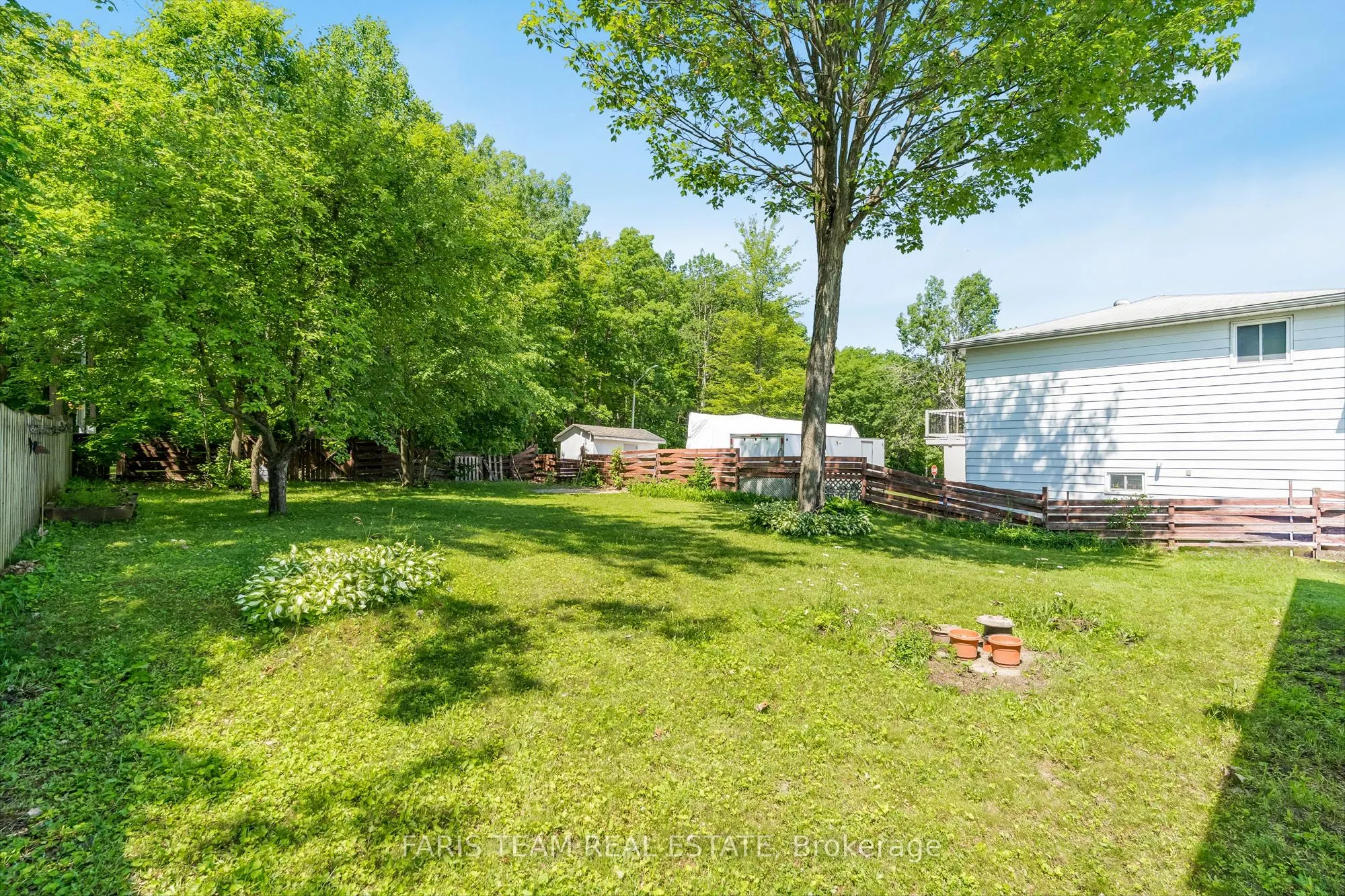 1059 Glen Mhor Crescent