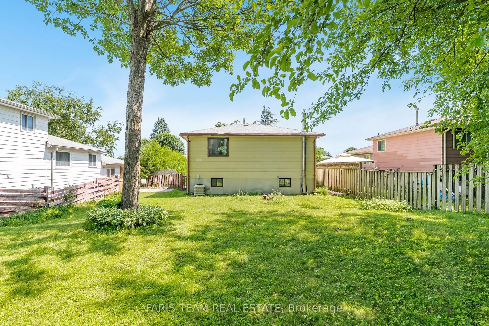 1059 Glen Mhor Crescent