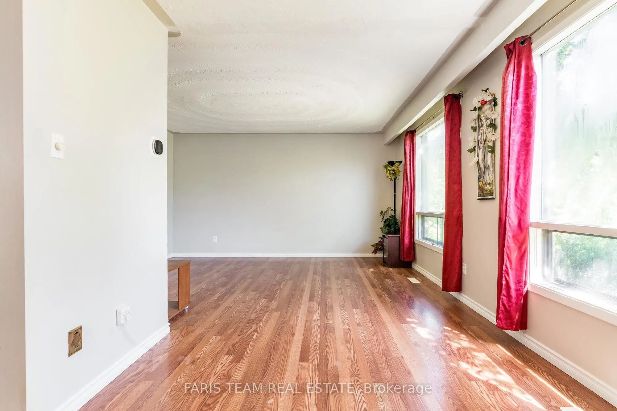 1059 Glen Mhor Crescent