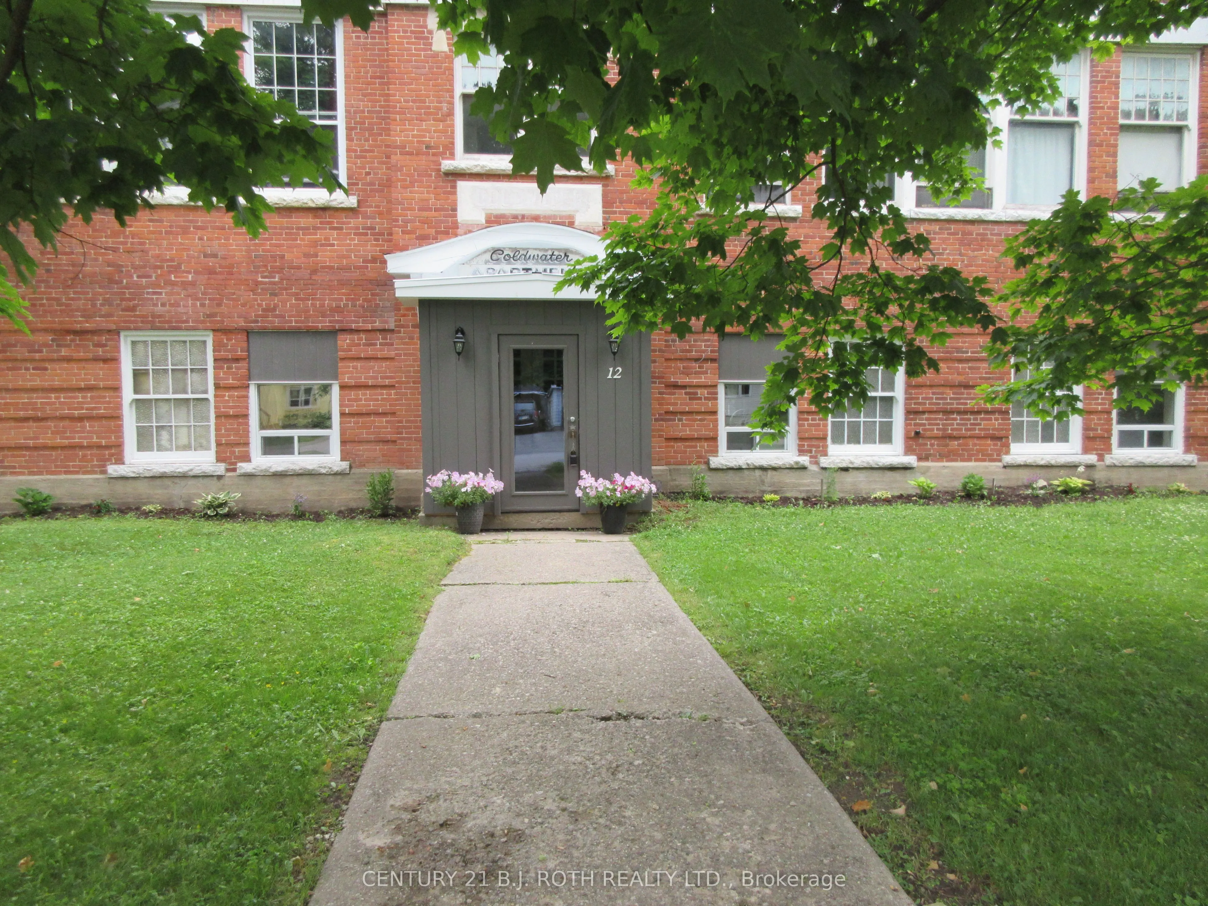 12 Harriet Street