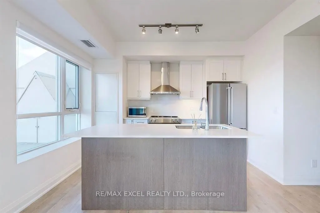 58 Lakeside Terrace, #1005