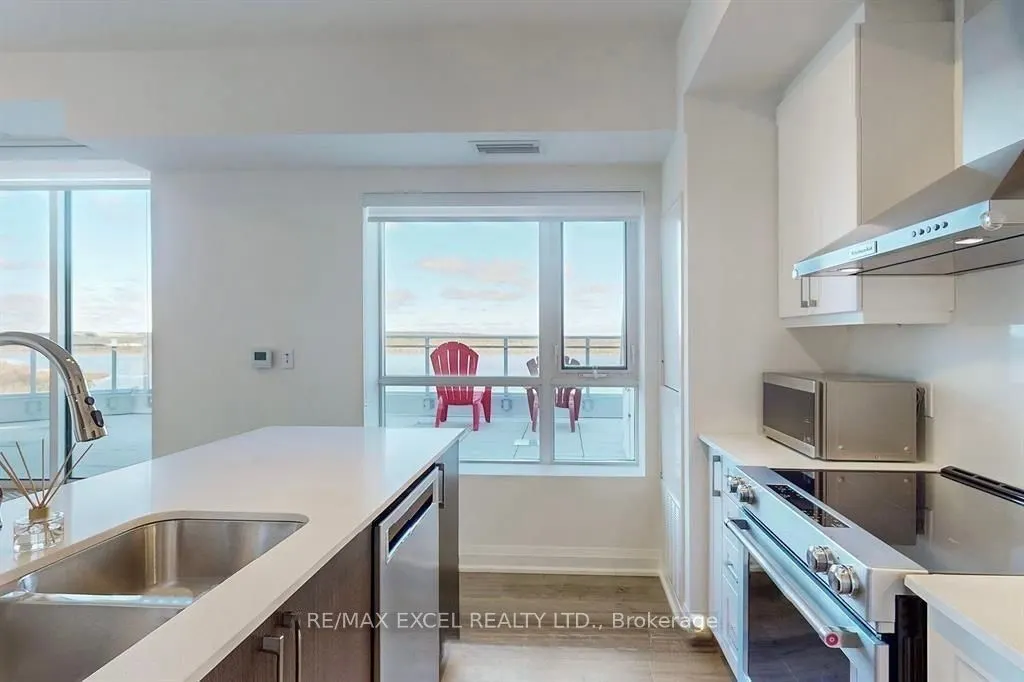 58 Lakeside Terrace, #1005