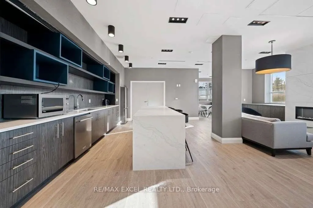 58 Lakeside Terrace, #1005
