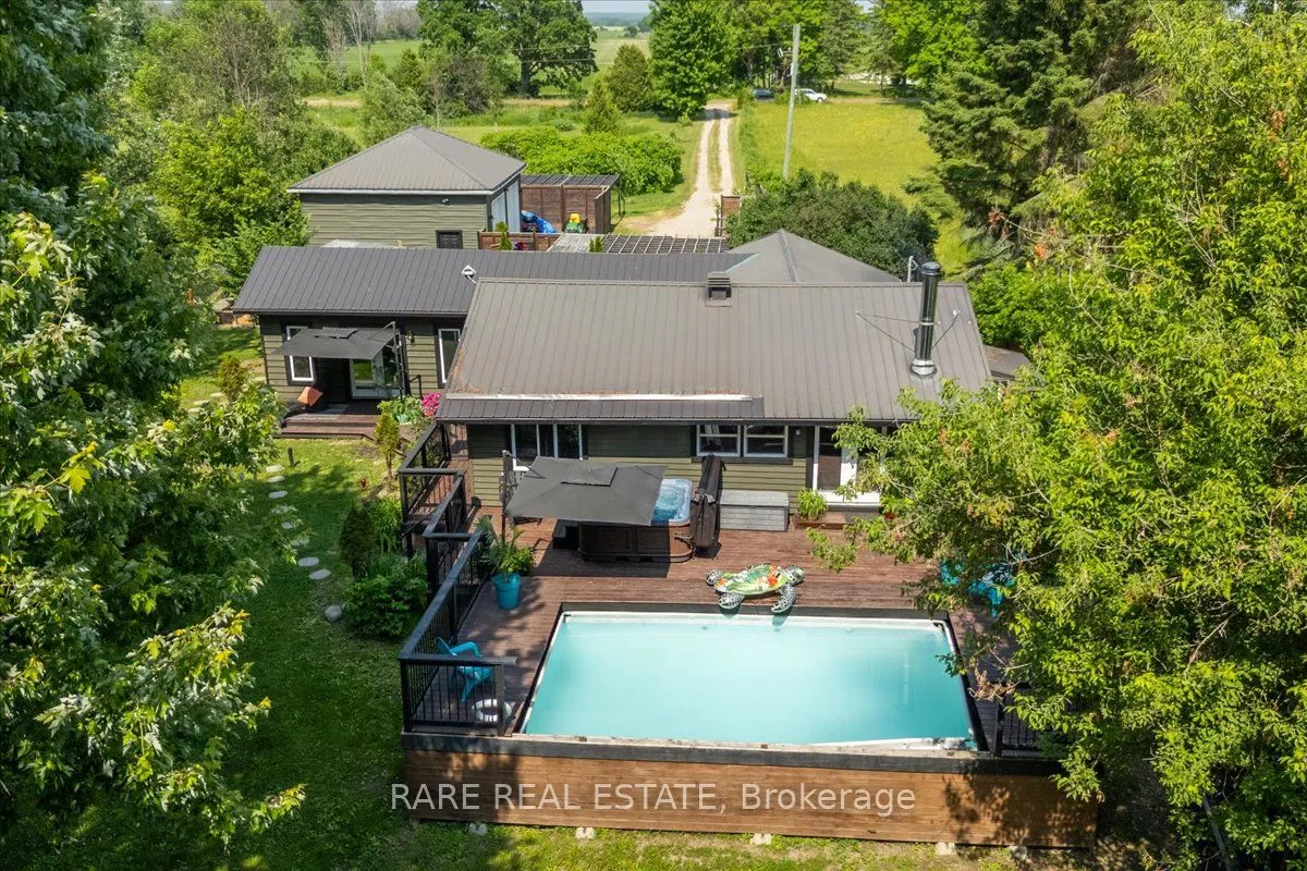 1148 Glengarry Landing Road S