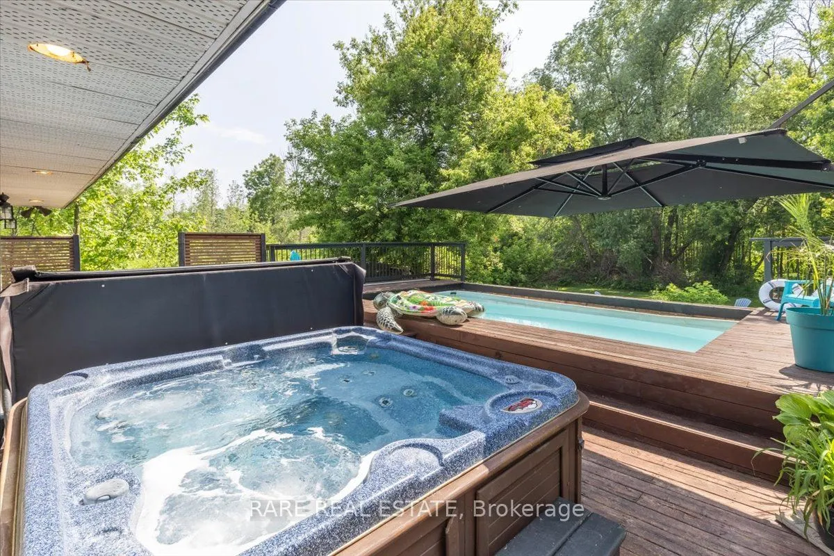 1148 Glengarry Landing Road S