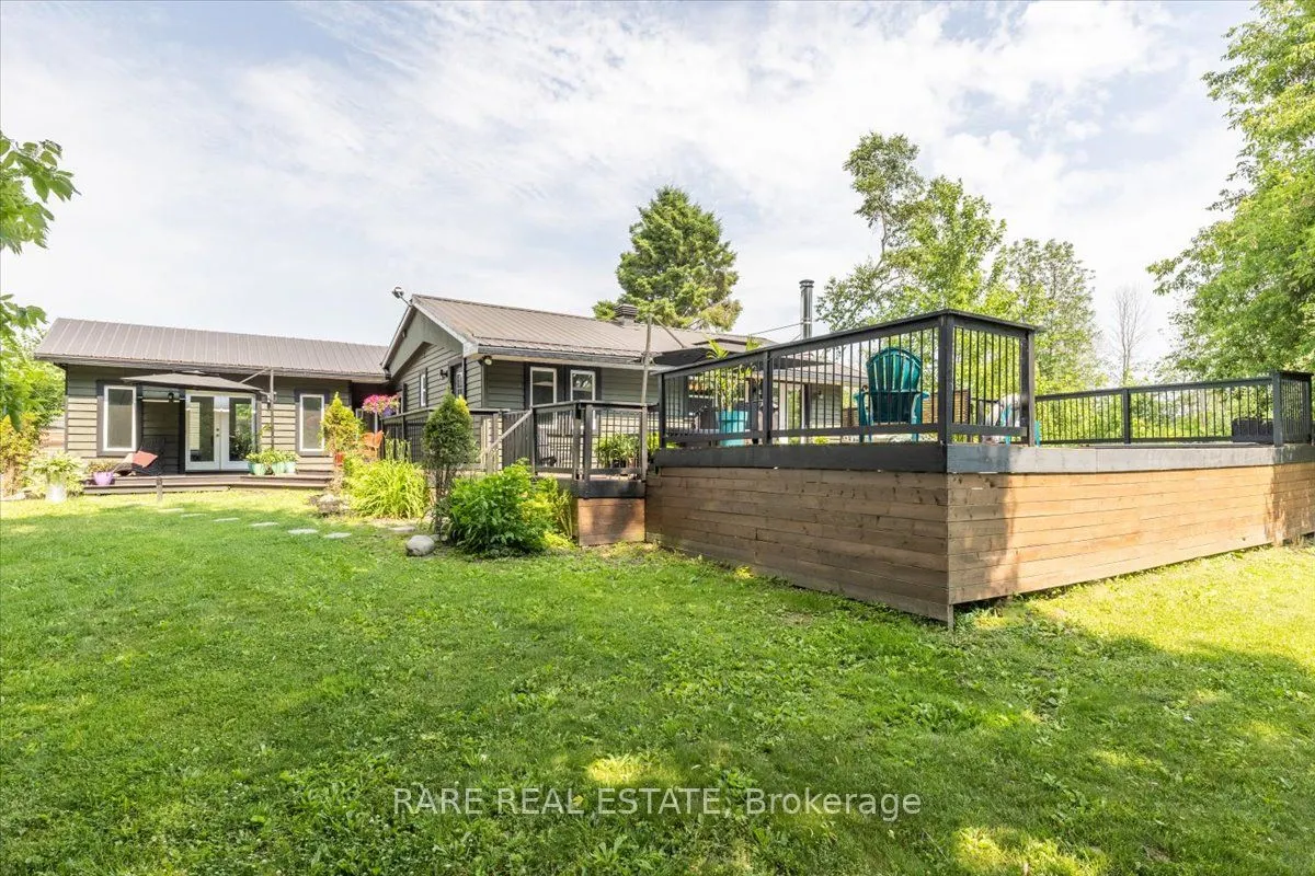 1148 Glengarry Landing Road S