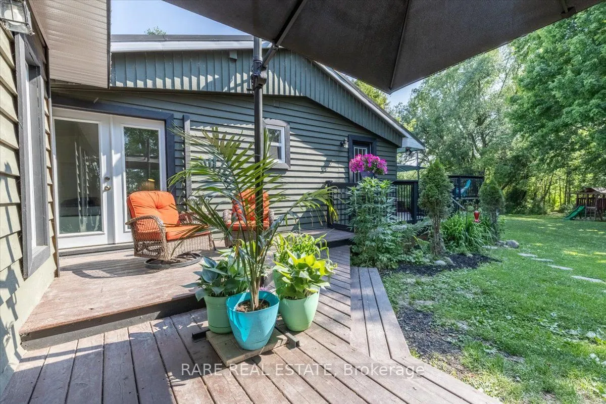 1148 Glengarry Landing Road S