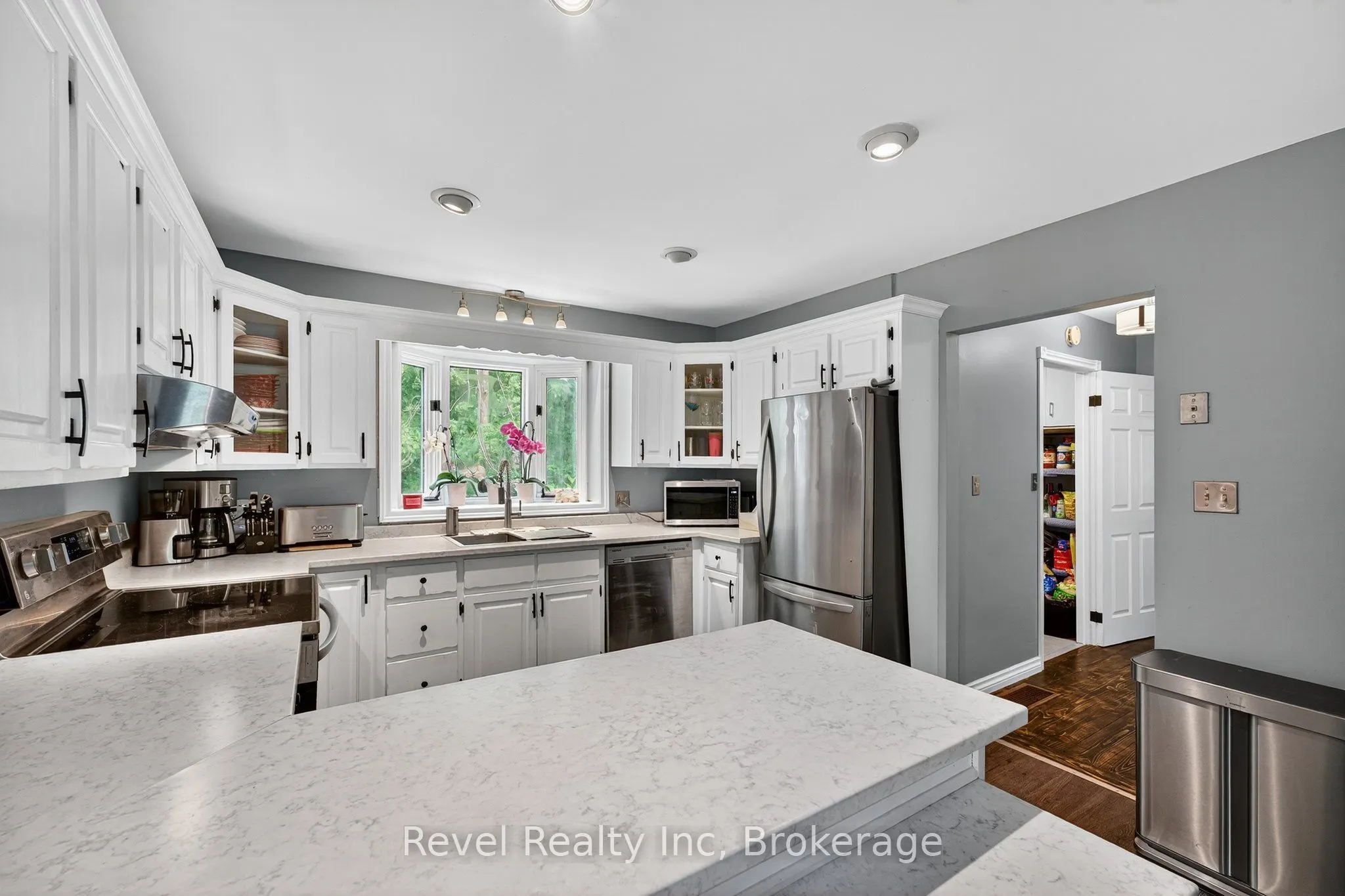 6 Bayside Road