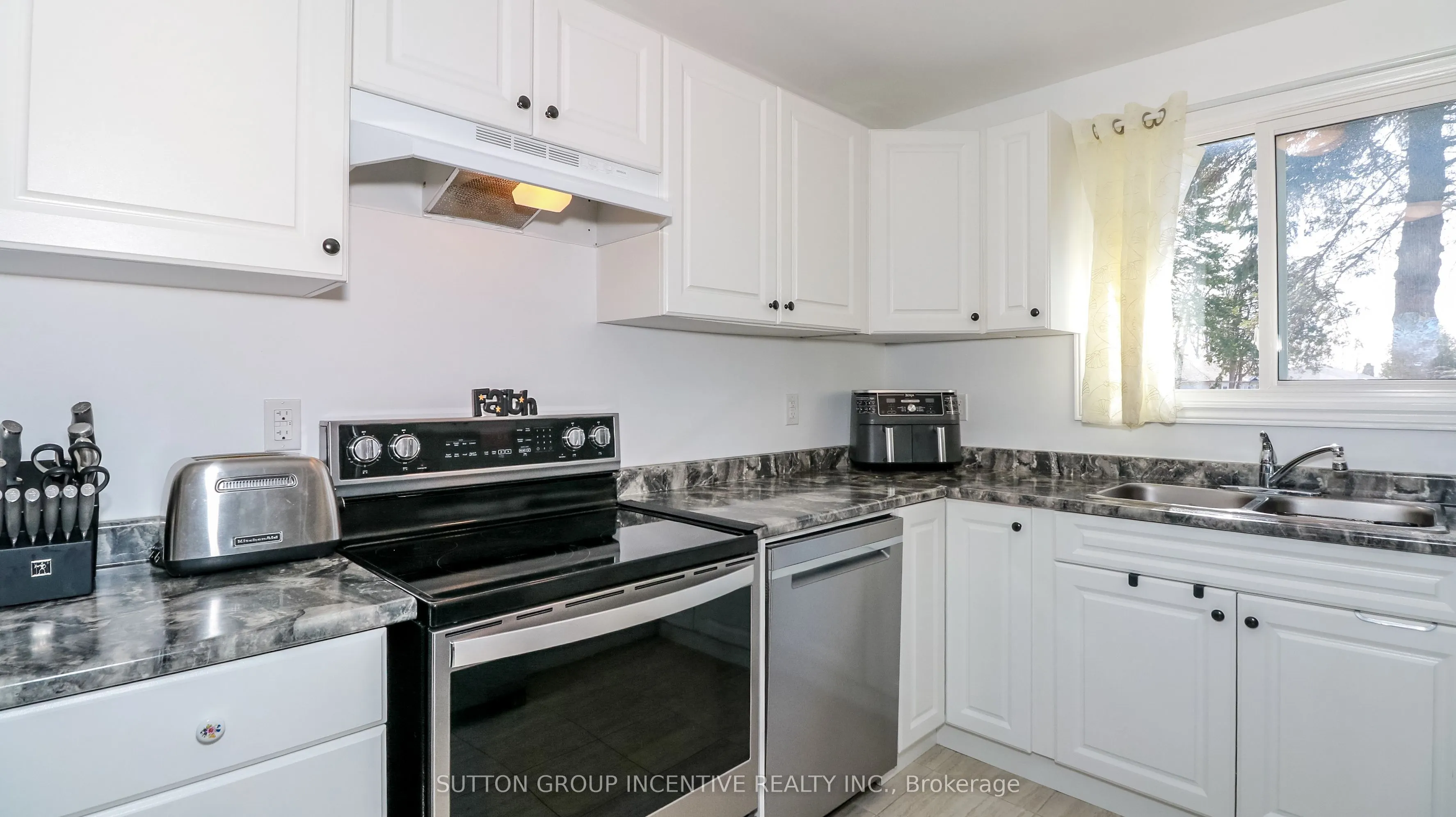 220 Letitia Street
