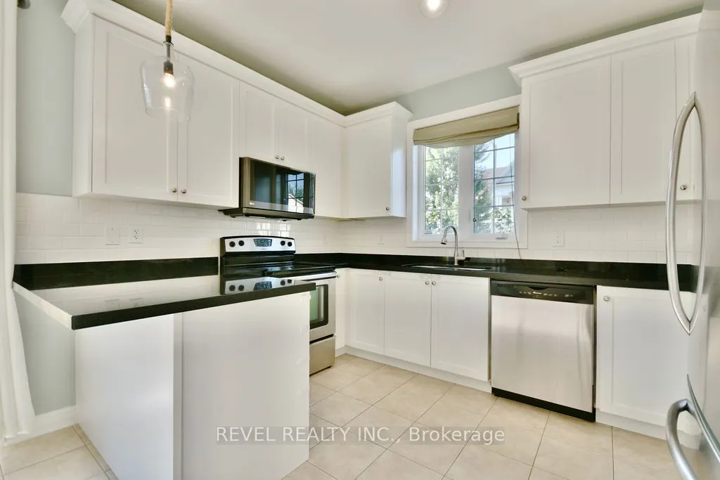 166 SUCCESSION Crescent