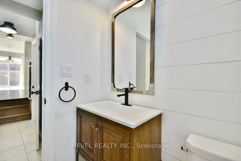 166 SUCCESSION Crescent