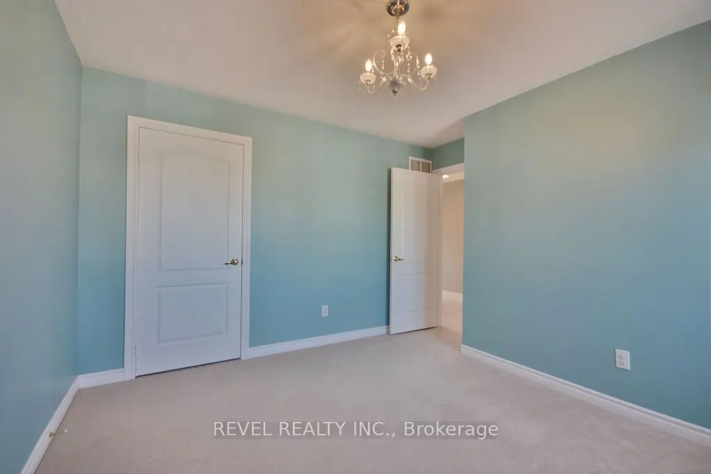166 SUCCESSION Crescent