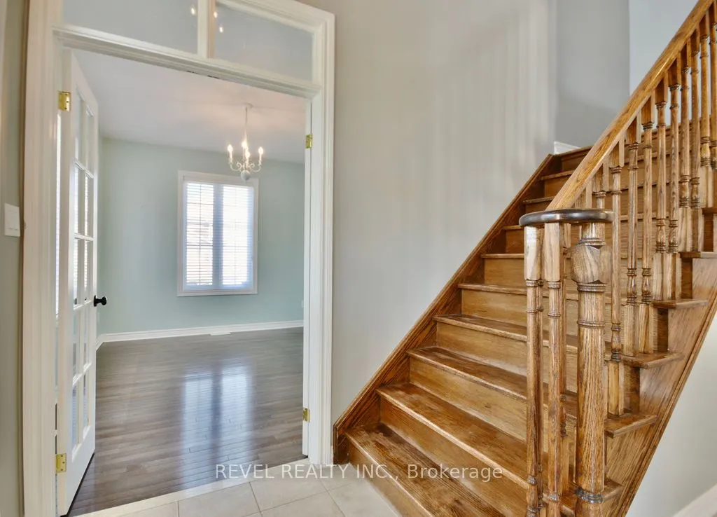 166 SUCCESSION Crescent