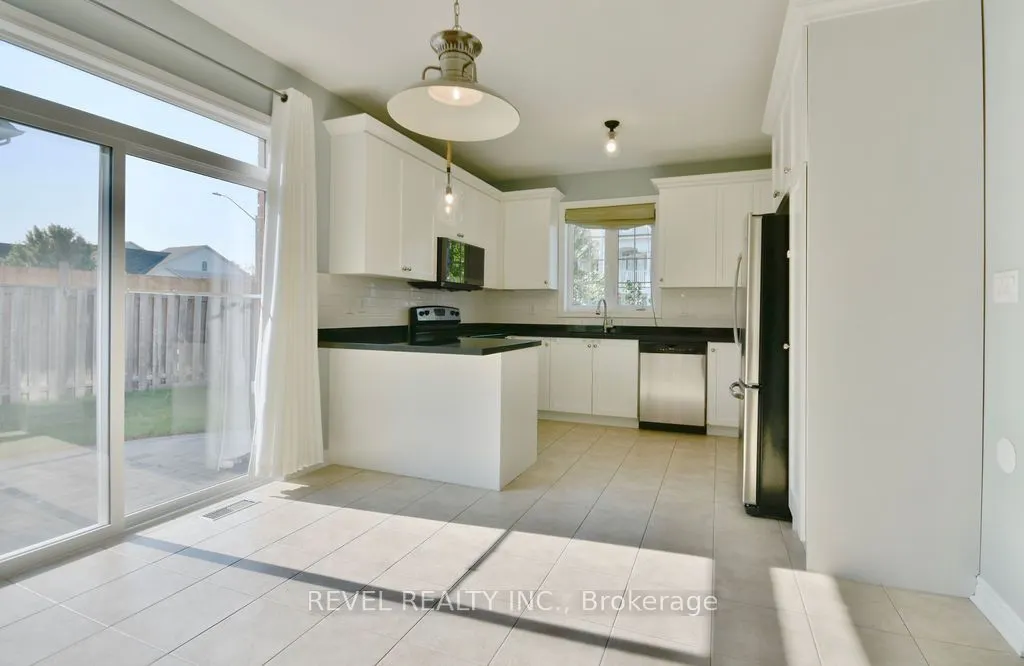 166 SUCCESSION Crescent