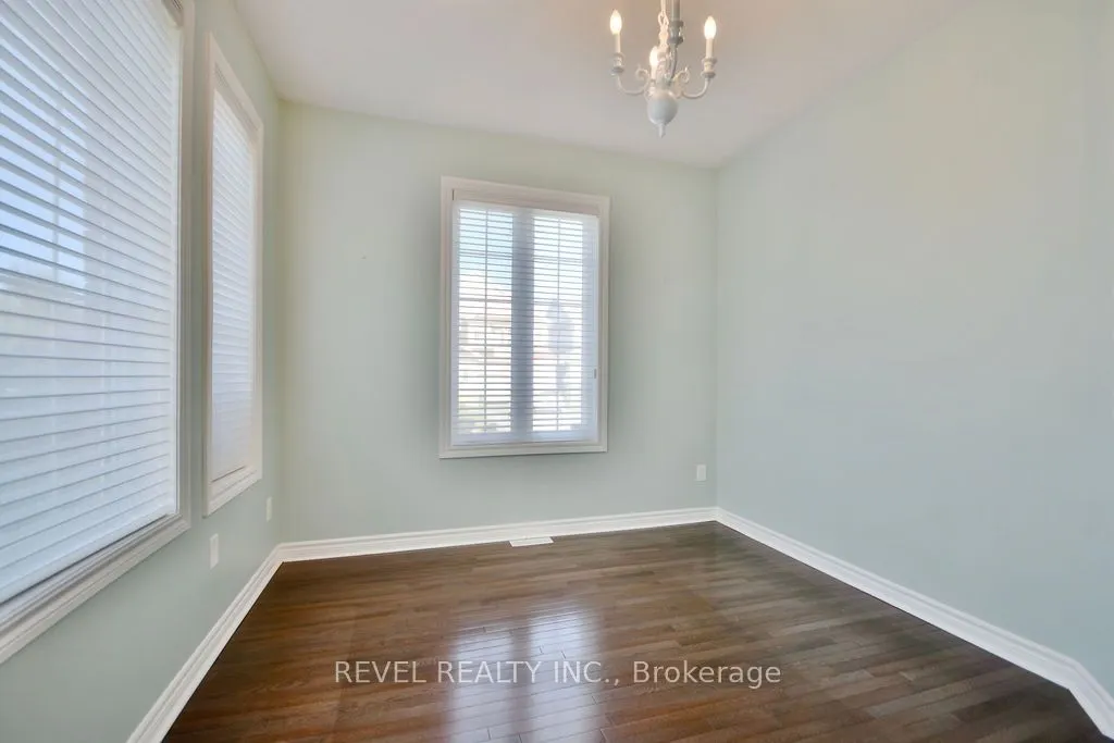 166 SUCCESSION Crescent