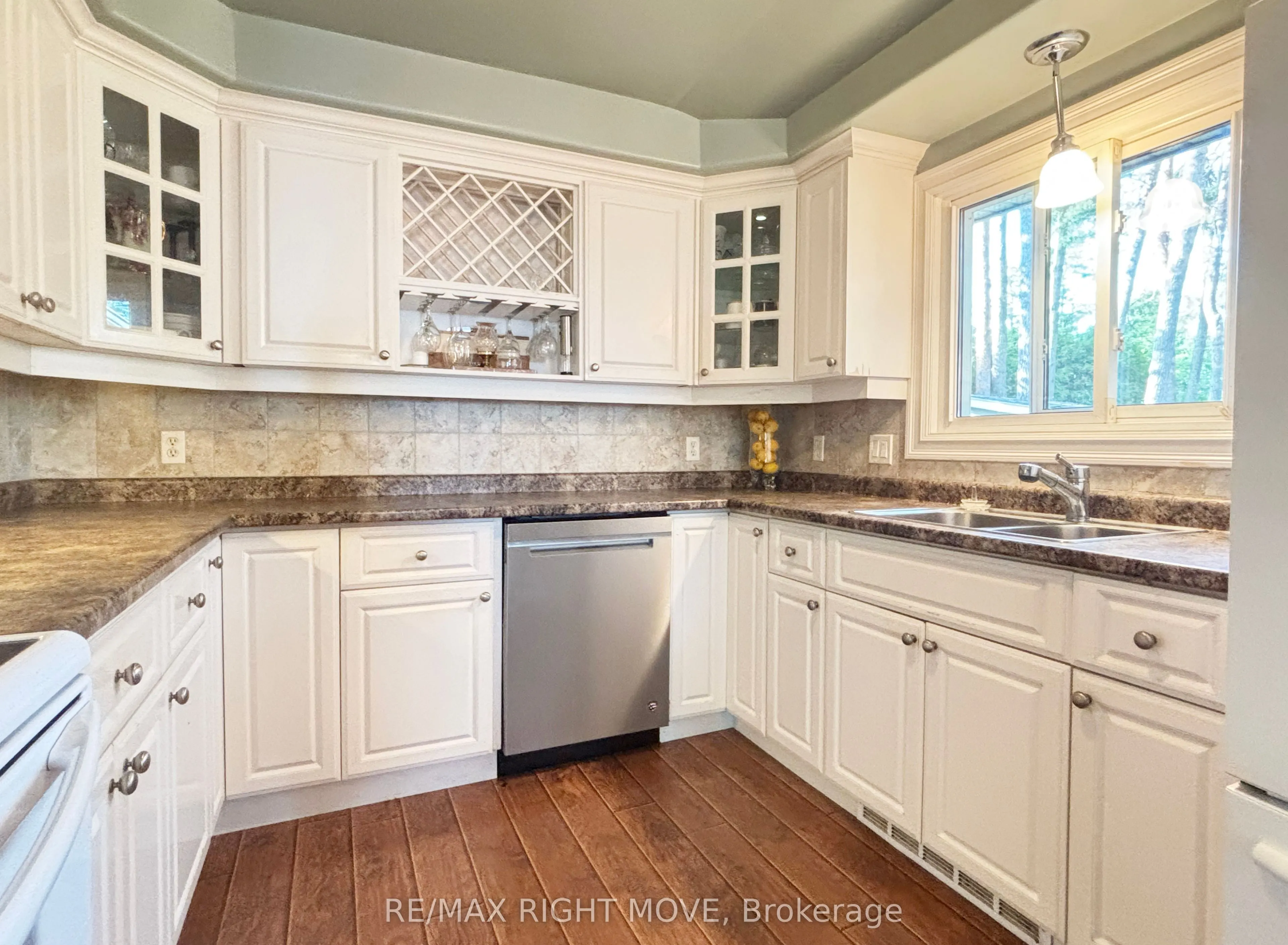 1185 Woodland Drive